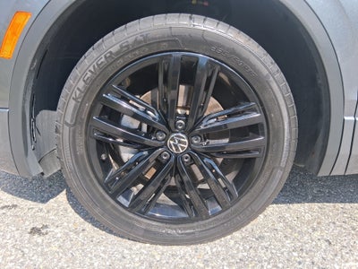 2022 Volkswagen Tiguan SE R-Line Black