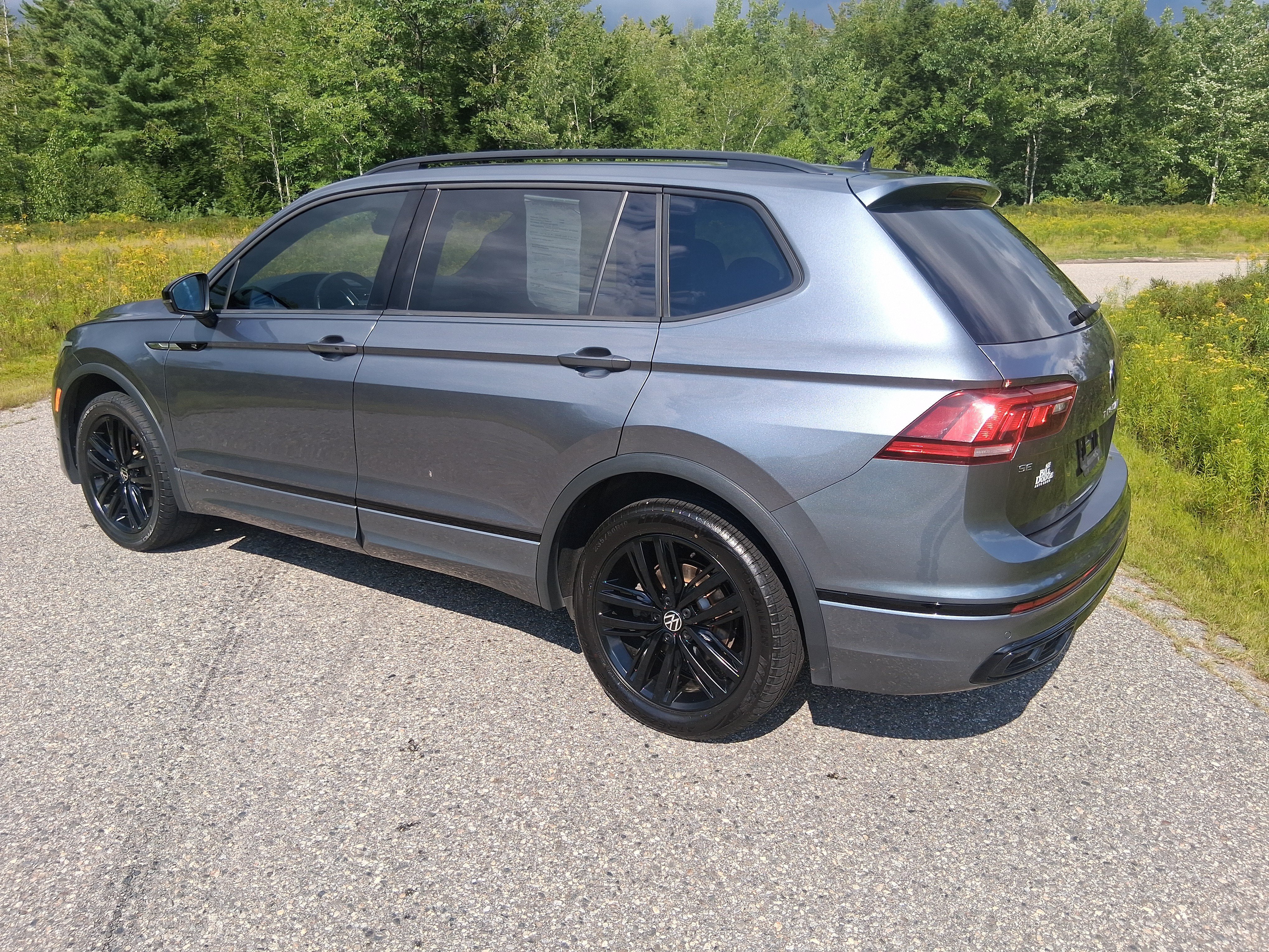 2022 Volkswagen Tiguan SE R-Line Black