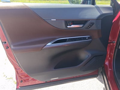 2024 Toyota Venza LE