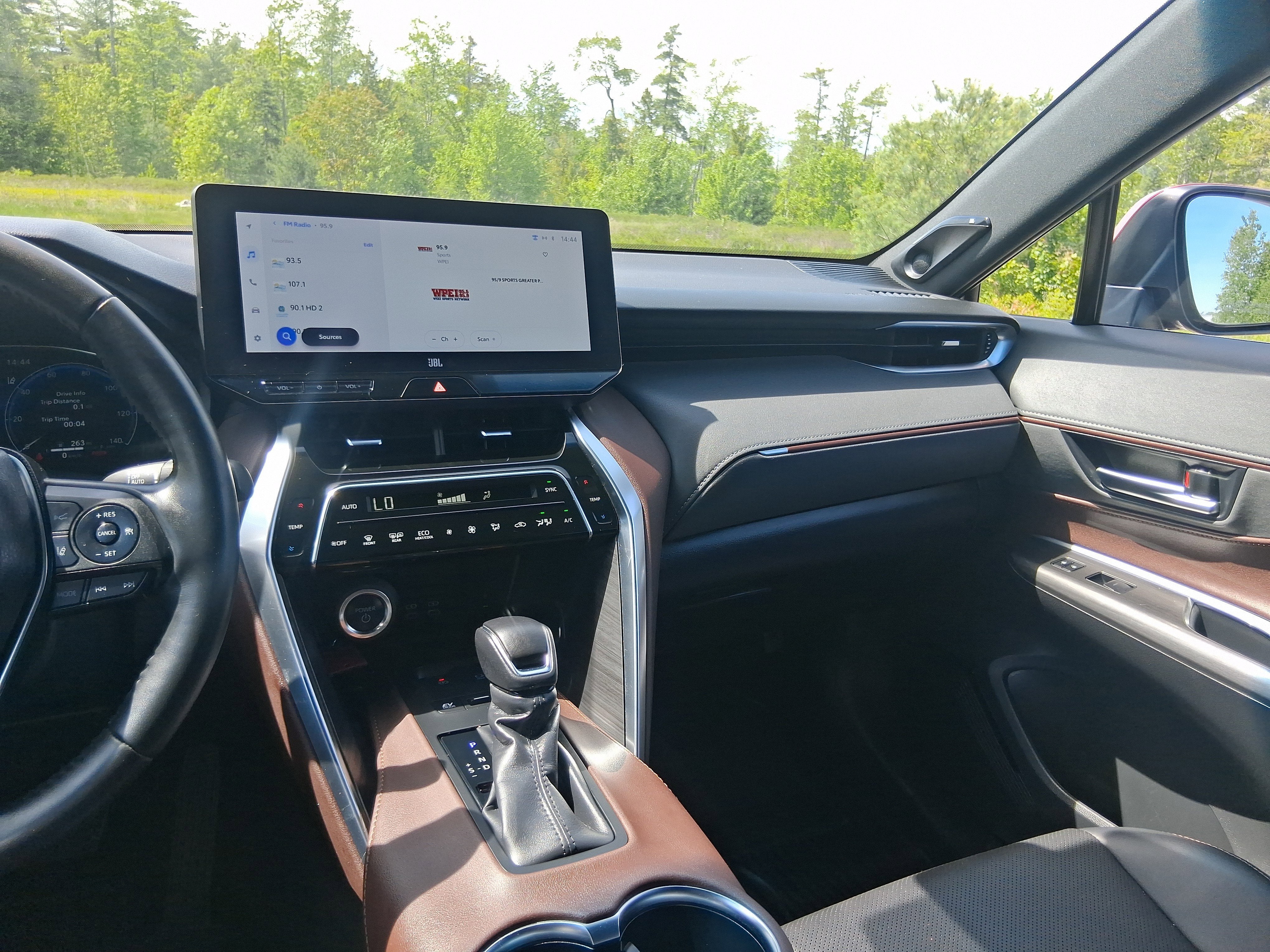 2024 Toyota Venza LE