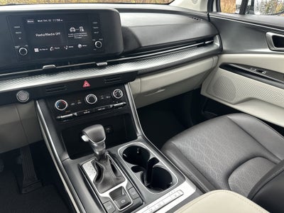 2023 Kia Carnival LX