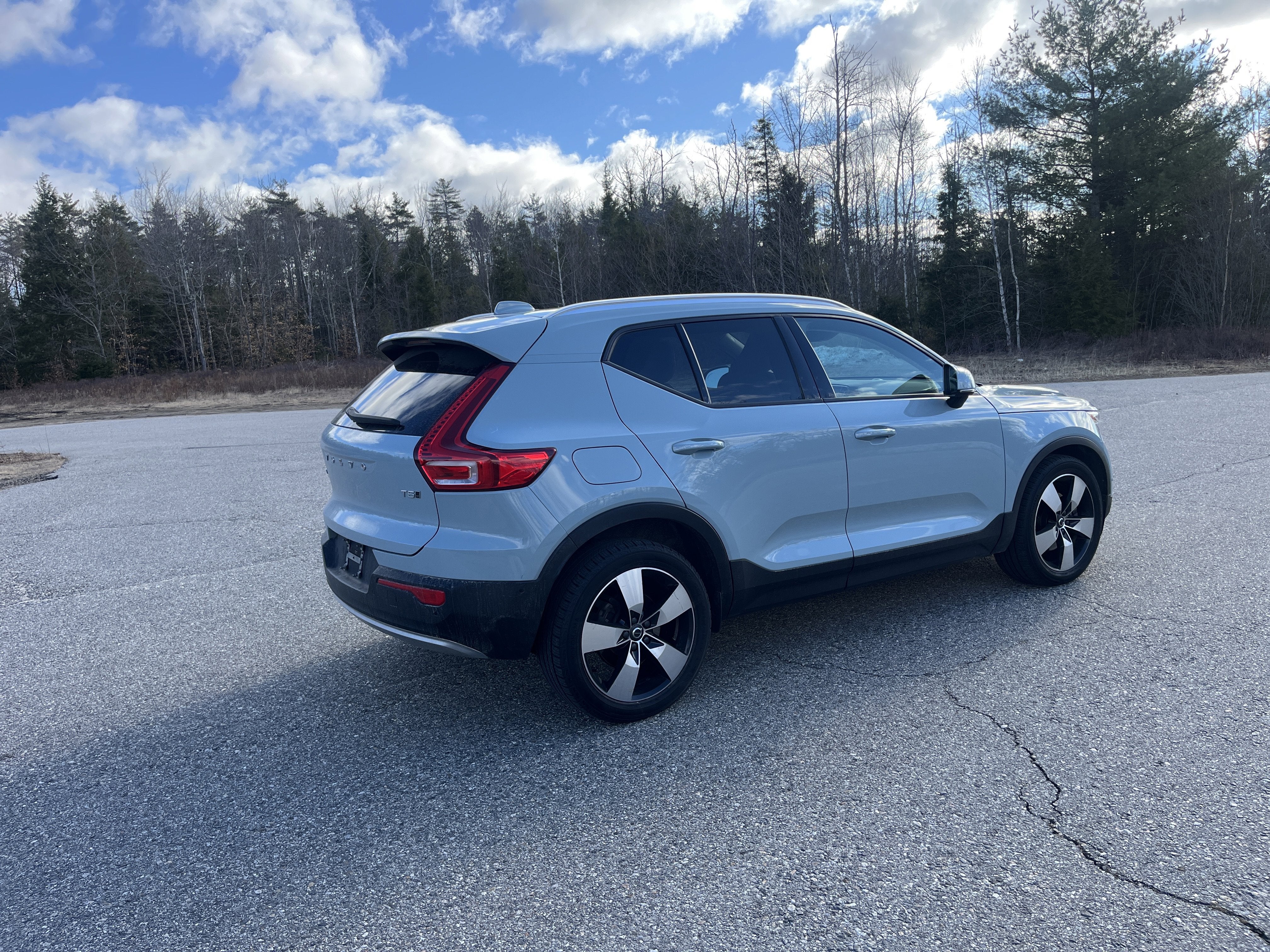 2019 Volvo XC40 Momentum