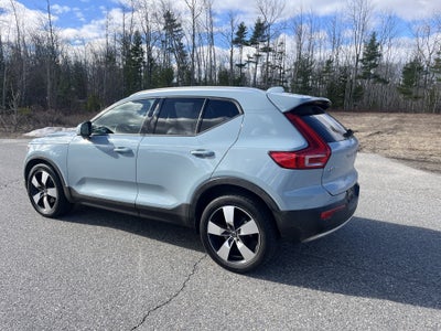2019 Volvo XC40 Momentum