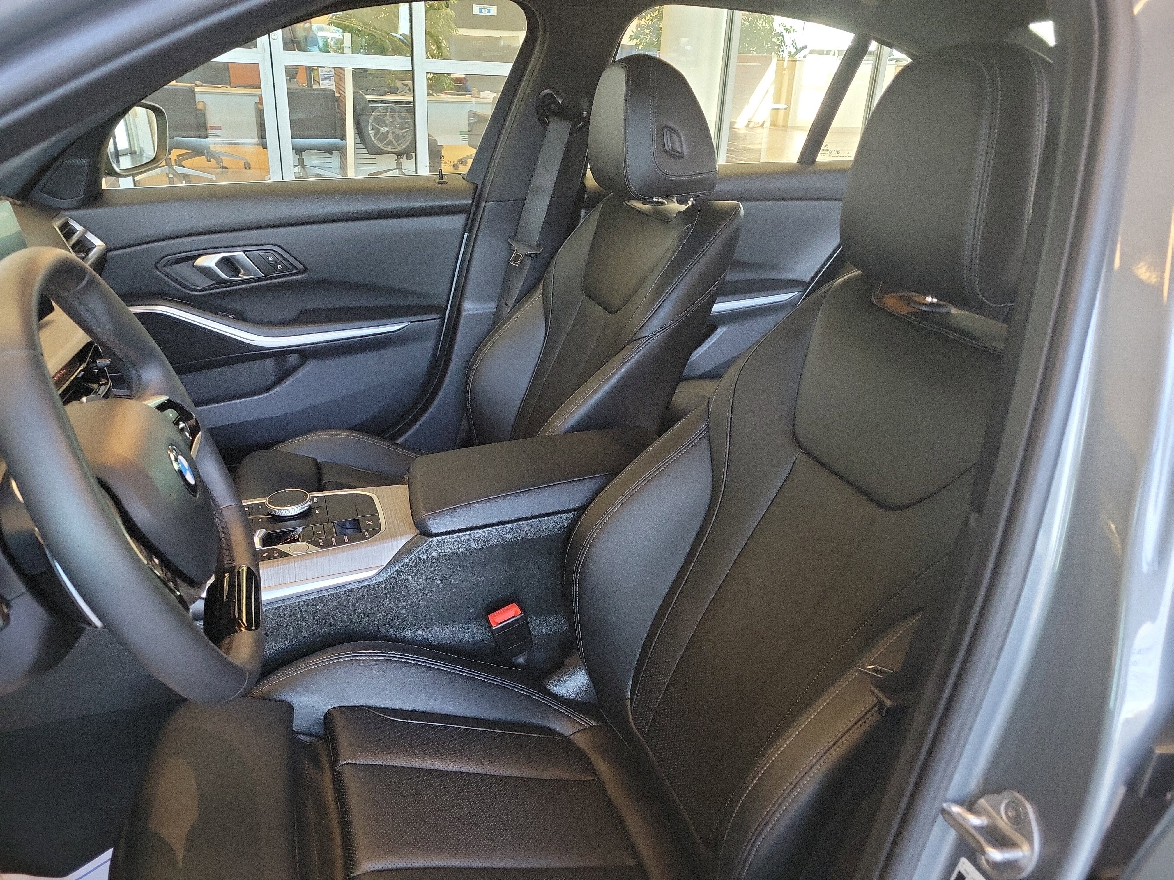 2025 BMW 3 Series 330i xDrive