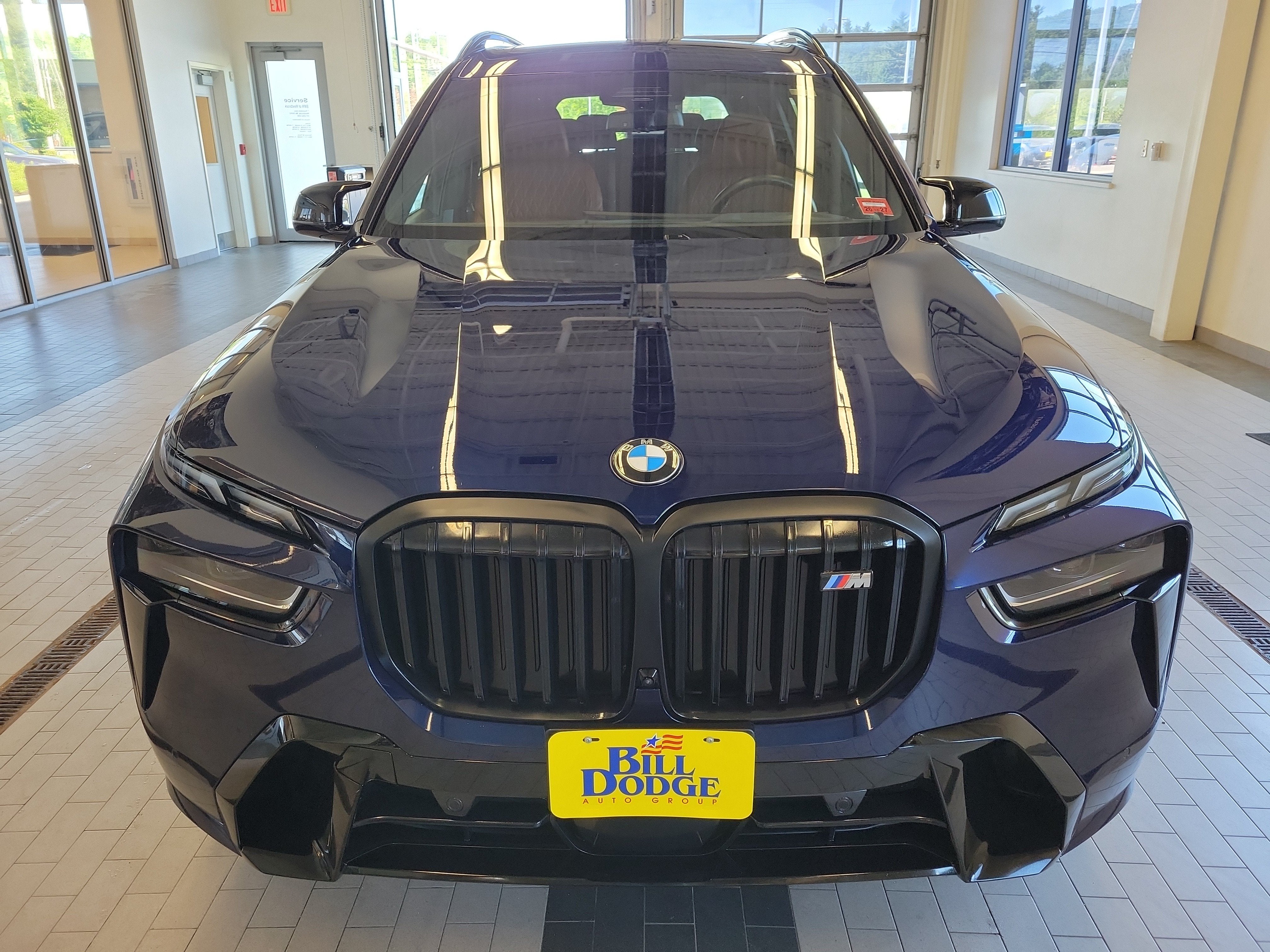 2025 BMW X7 M60i