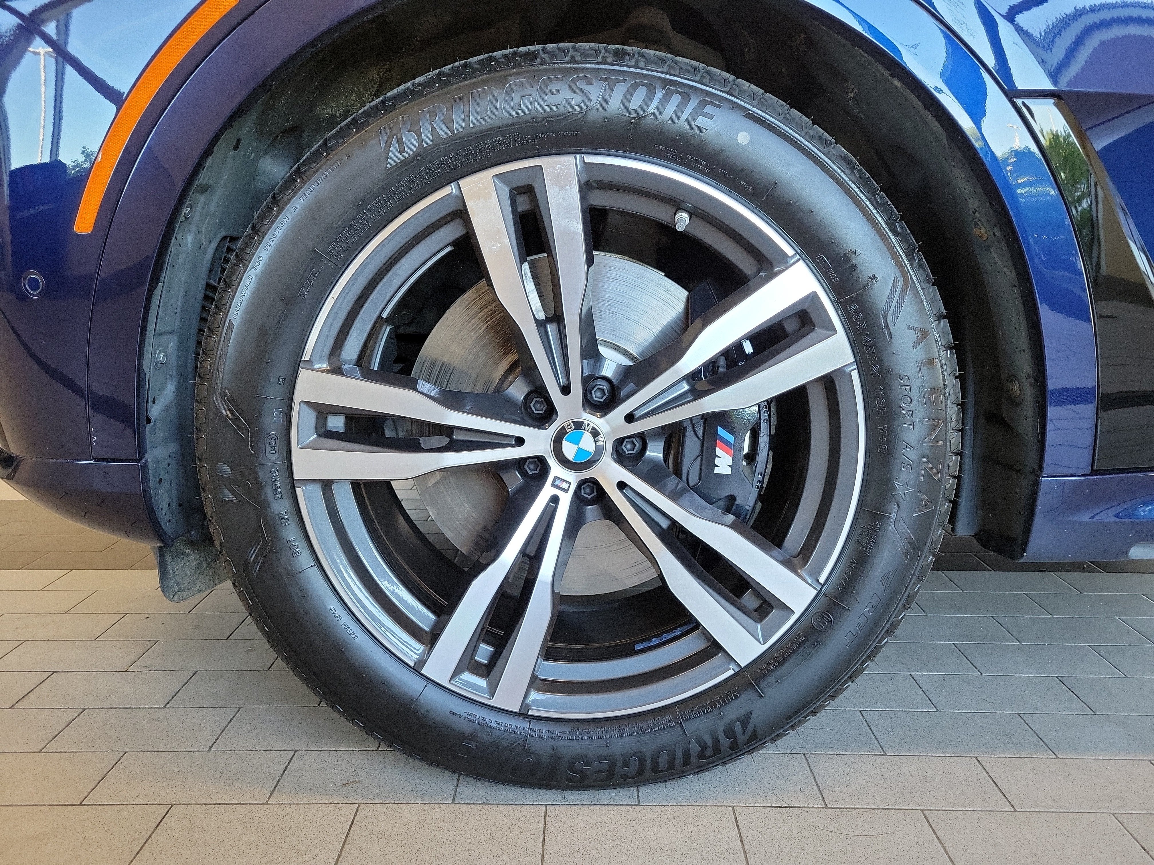 2025 BMW X7 M60i
