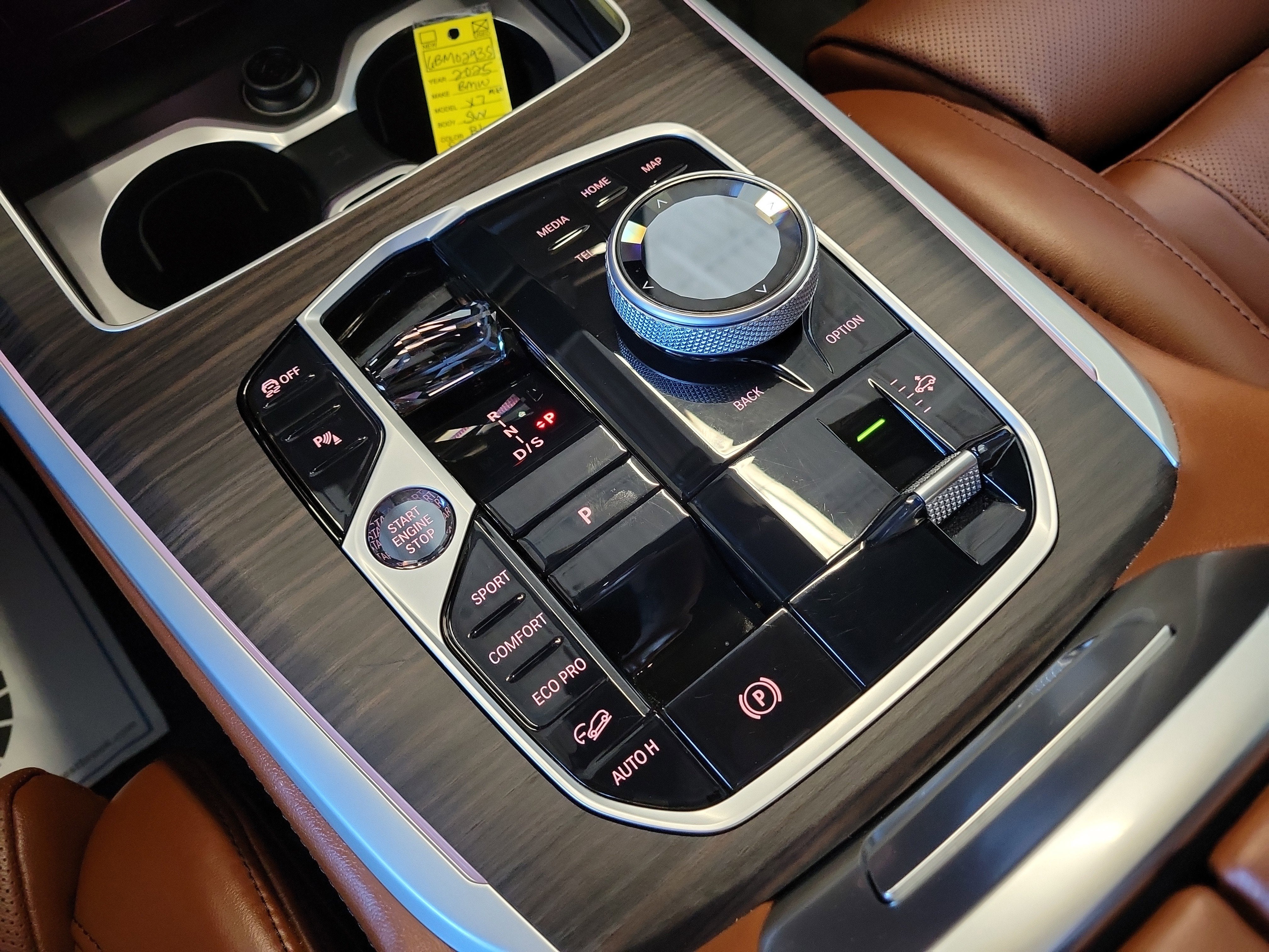 2025 BMW X7 M60i
