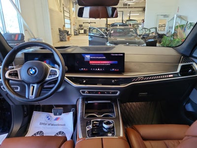 2025 BMW X7 M60i