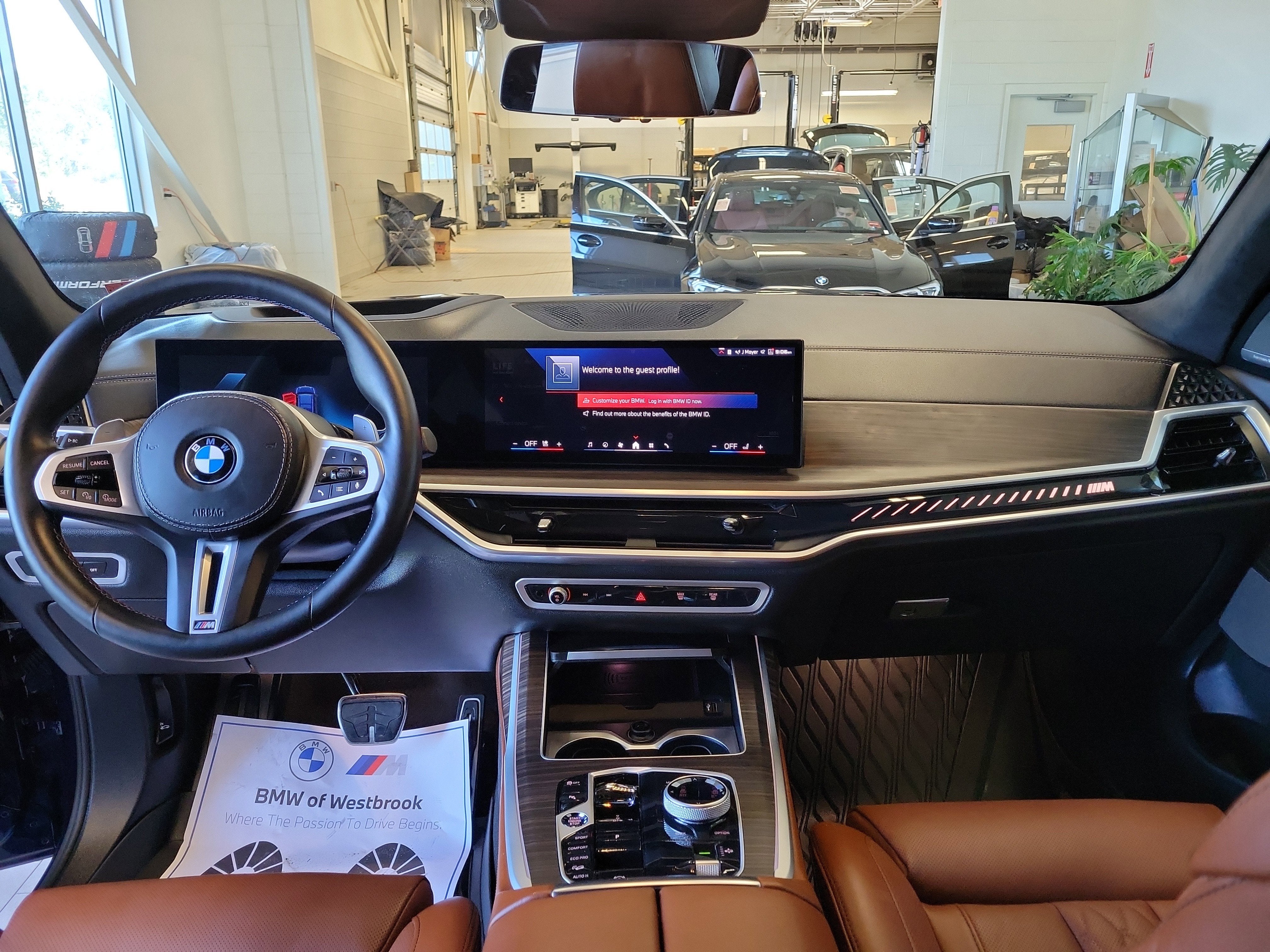 2025 BMW X7 M60i