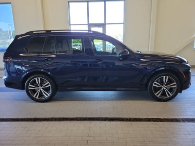2025 BMW X7 M60i