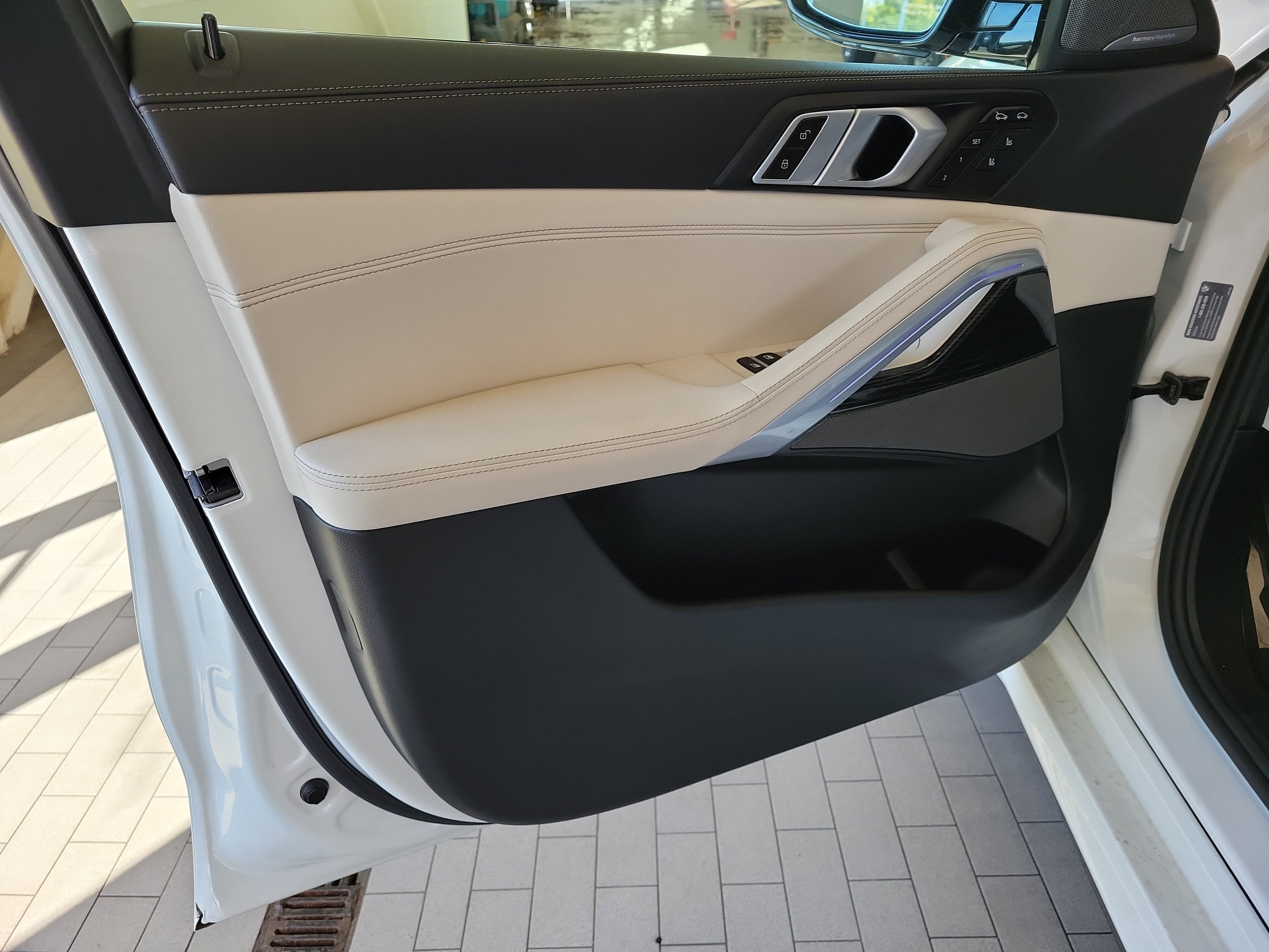 2024 BMW X6 xDrive40i