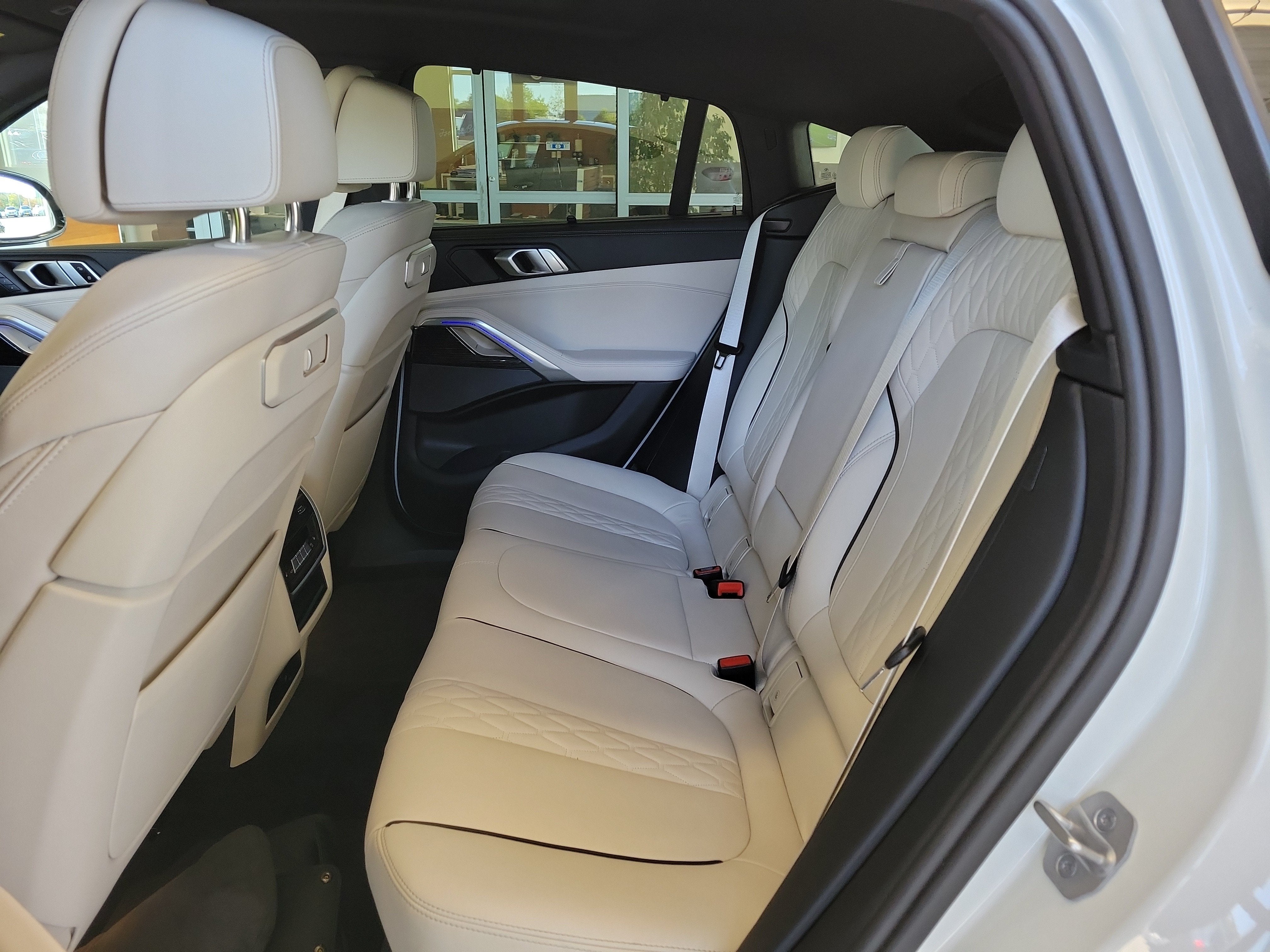 2024 BMW X6 xDrive40i
