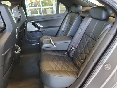 2025 BMW 7 Series 740i xDrive