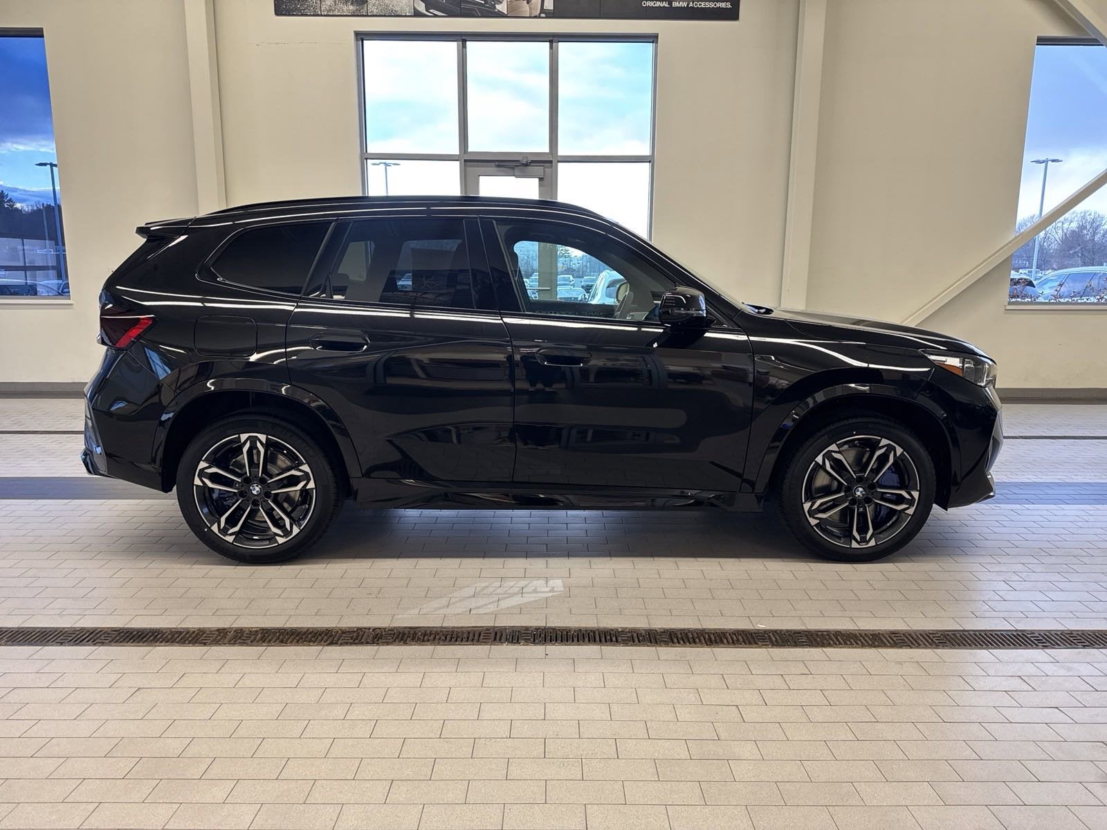 2025 BMW X1 M35i