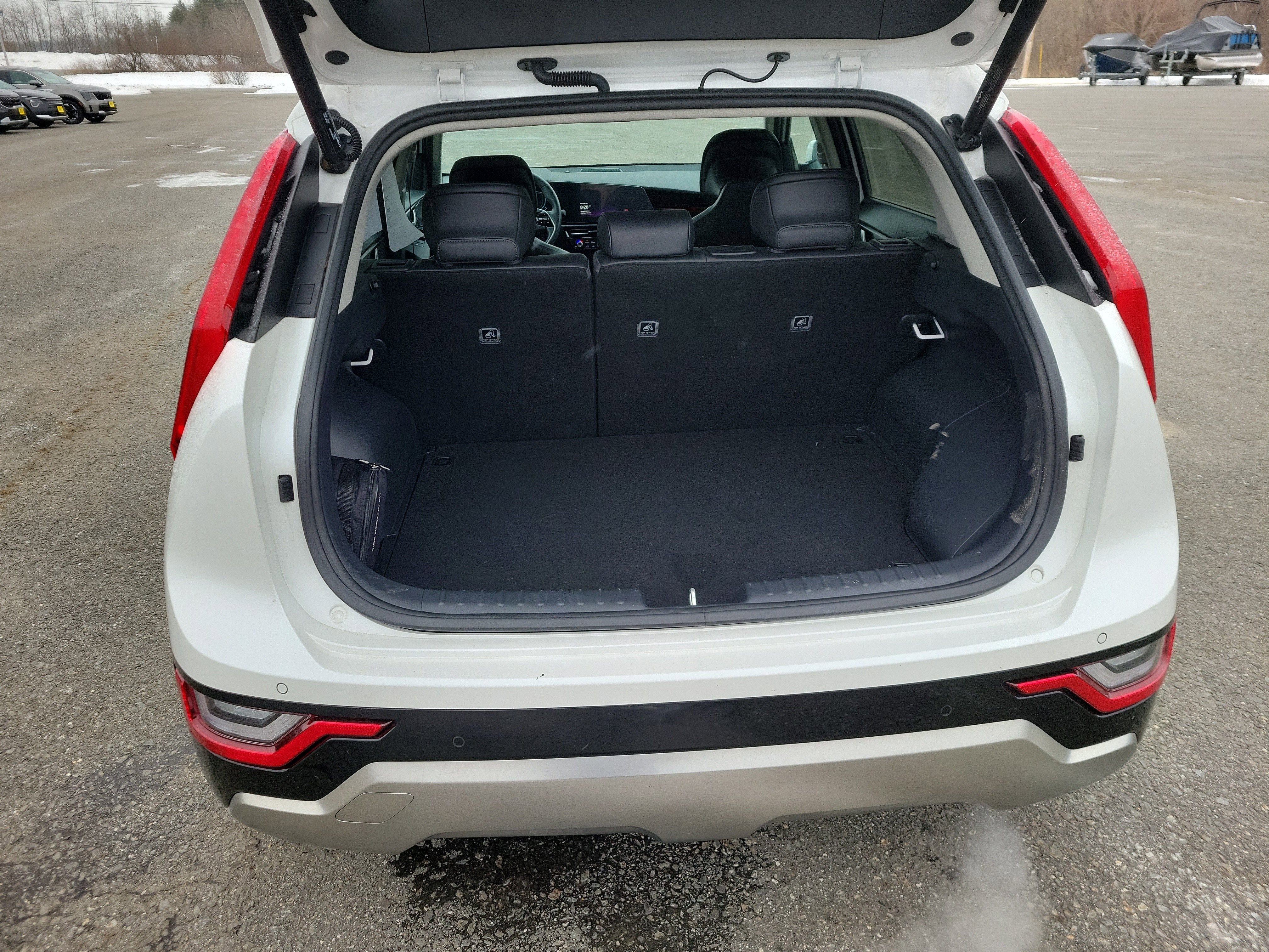 2023 Kia Niro Plug-In Hybrid SX Touring