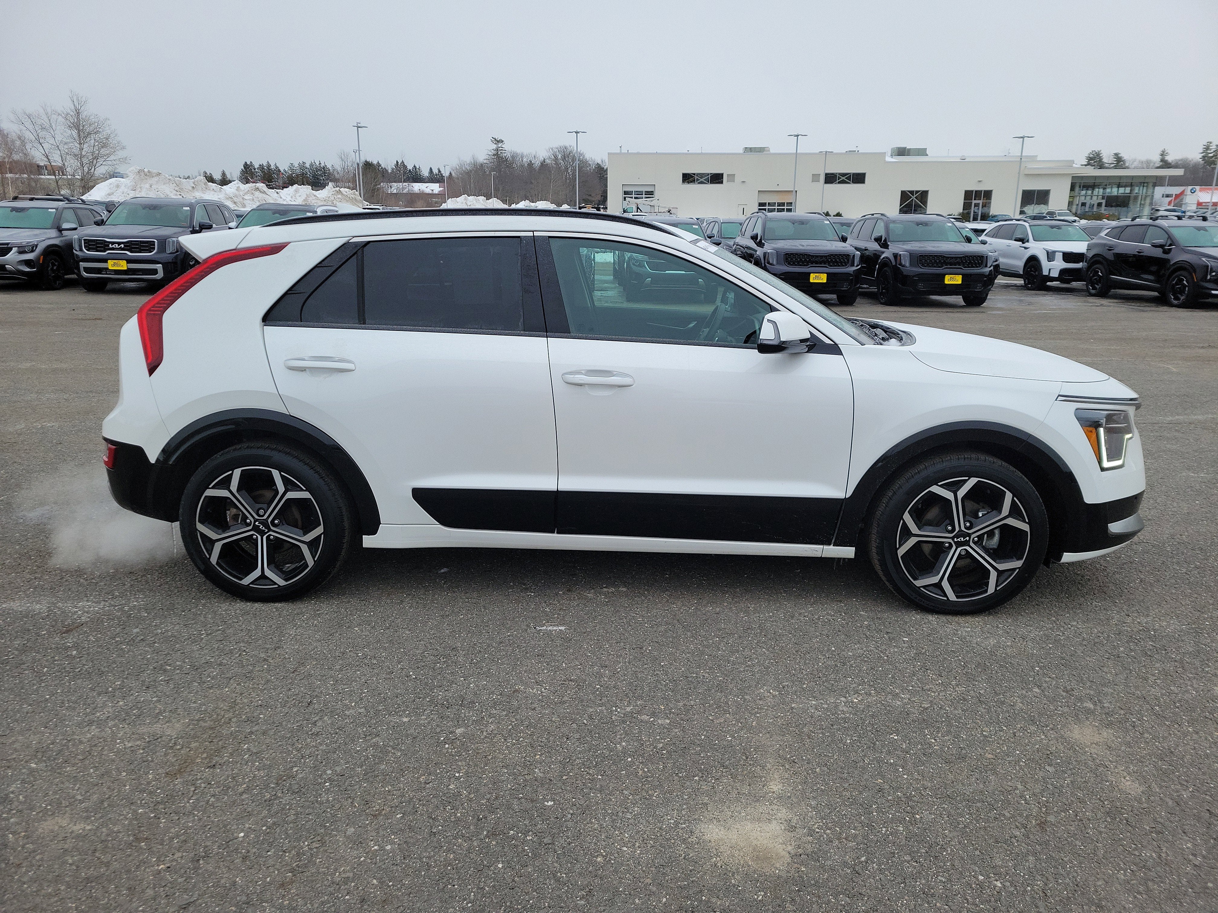 2023 Kia Niro Plug-In Hybrid SX Touring
