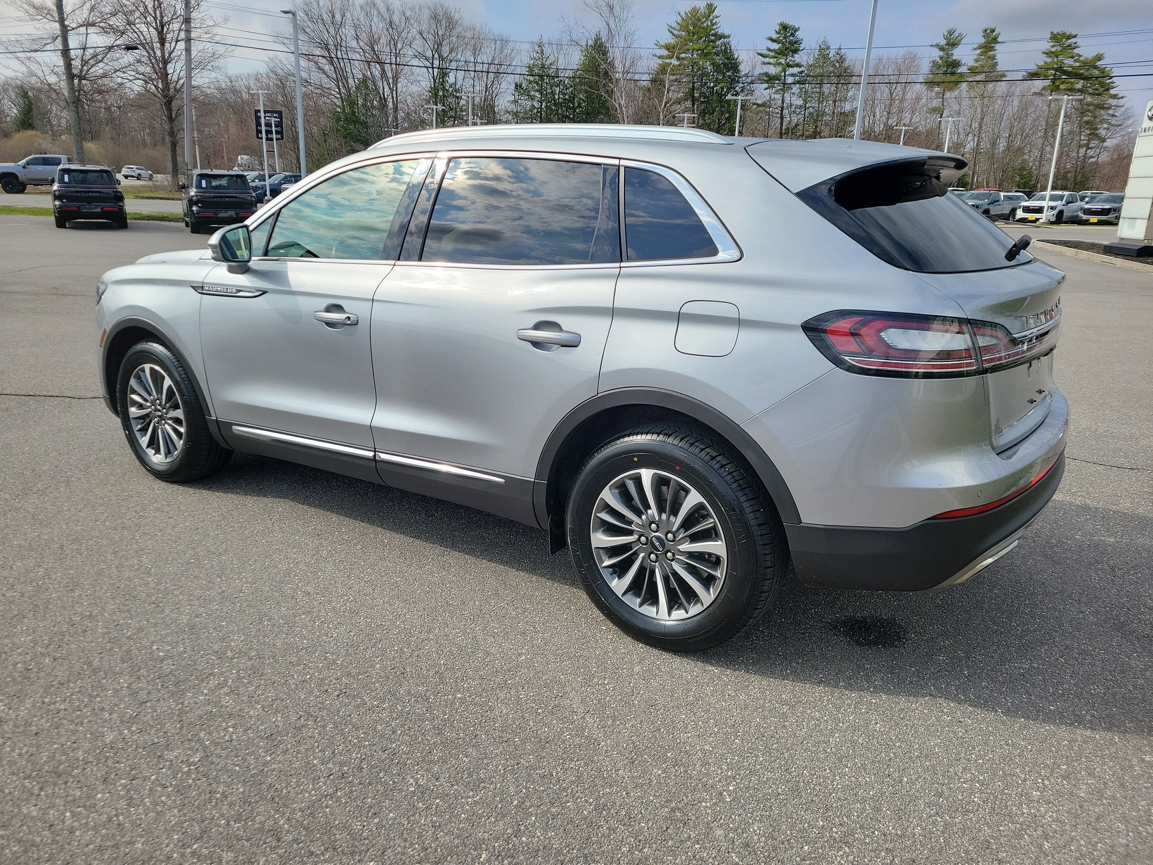 2023 Lincoln Nautilus Standard