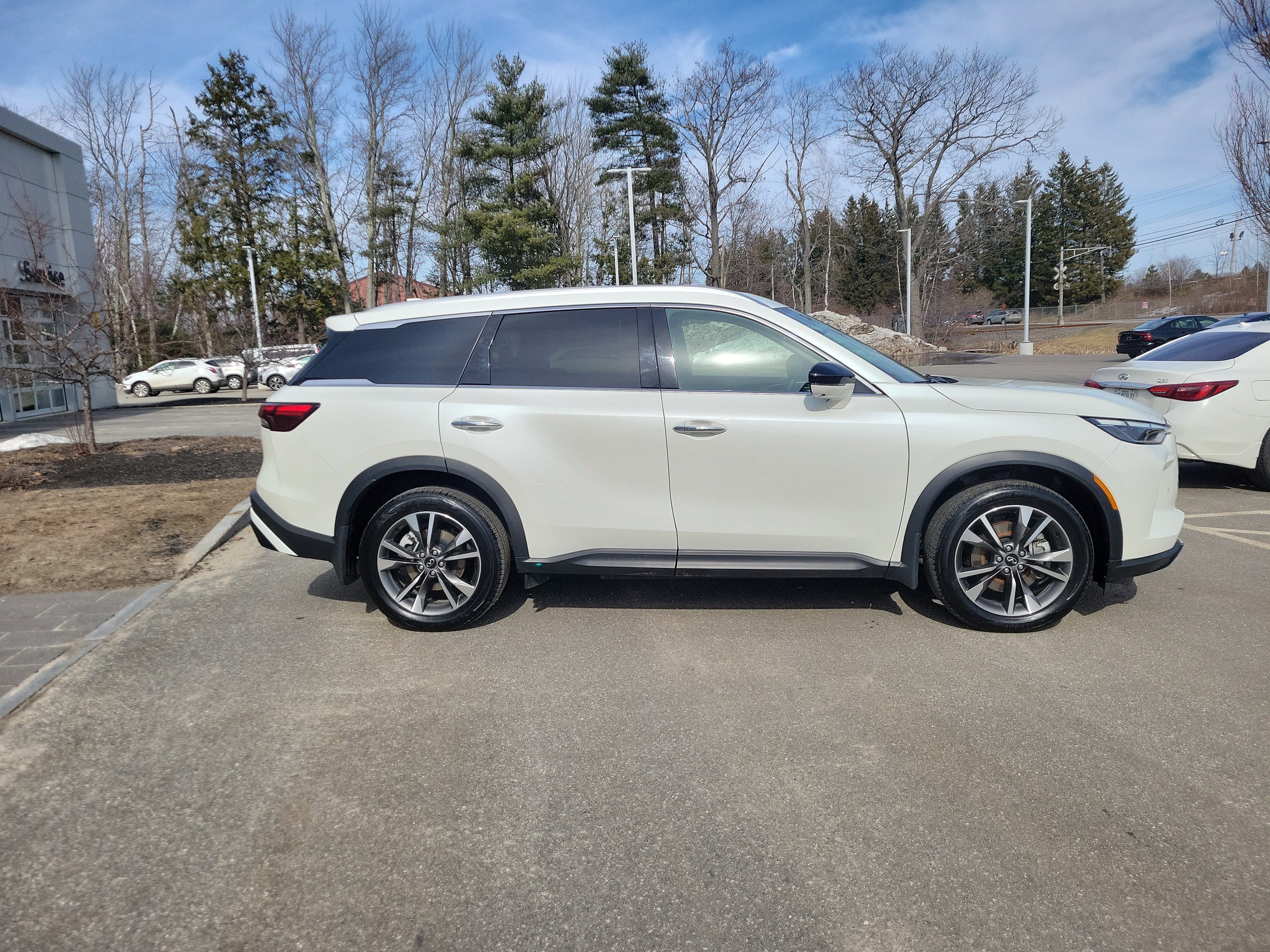 2025 INFINITI QX60 Luxe AWD