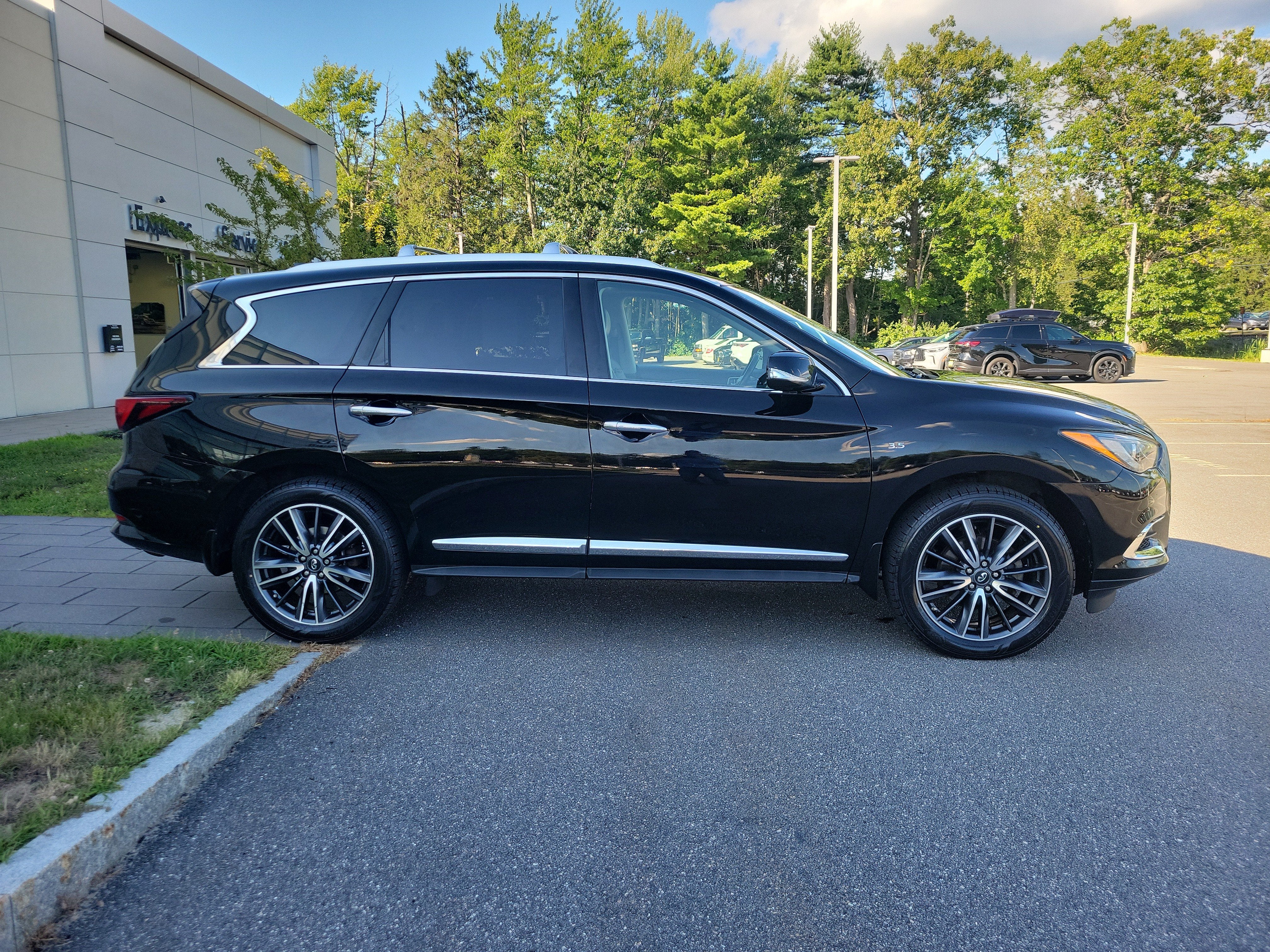 2019 INFINITI QX60 LUXE AWD