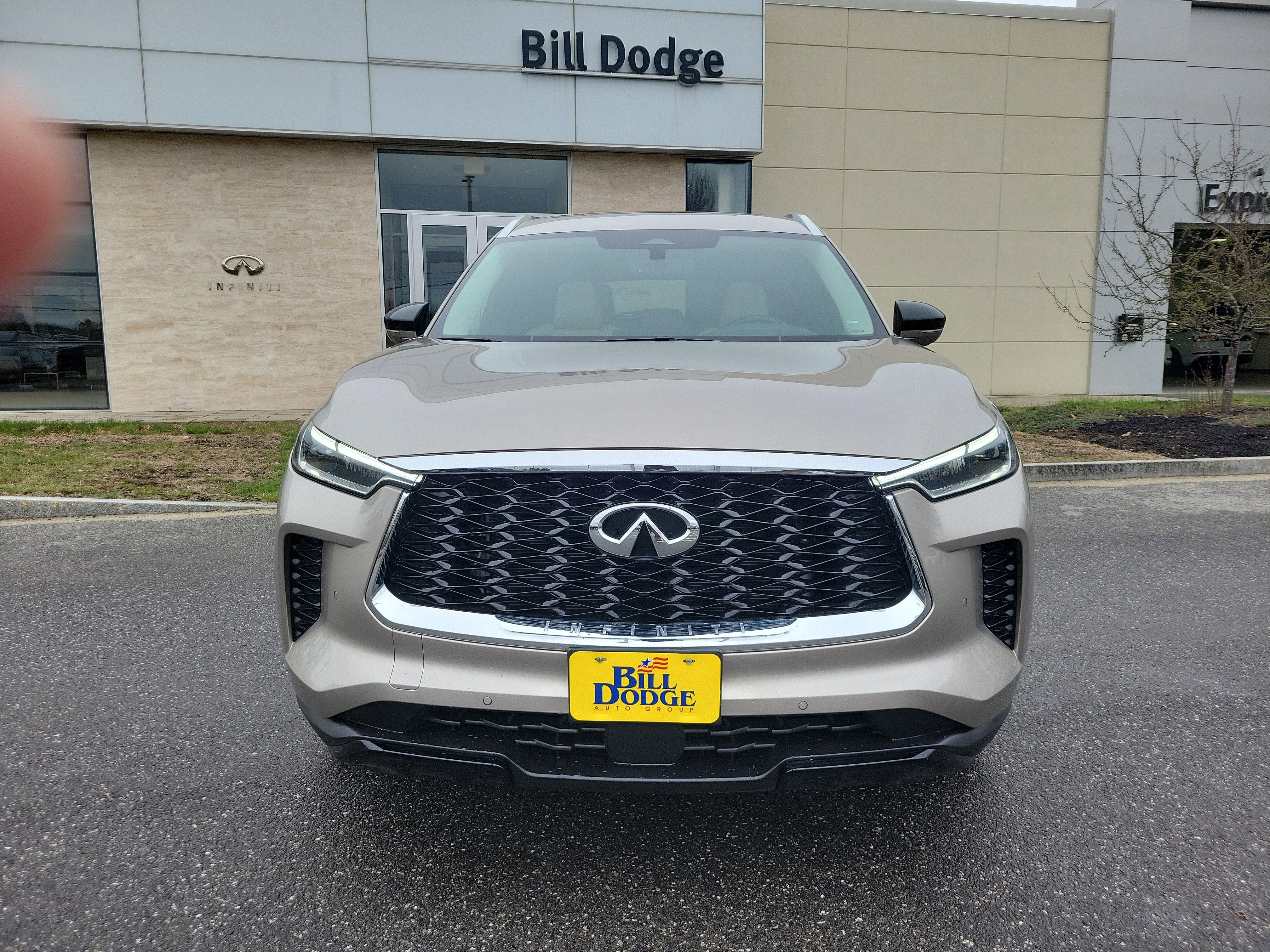 2023 INFINITI QX60 LUXE AWD
