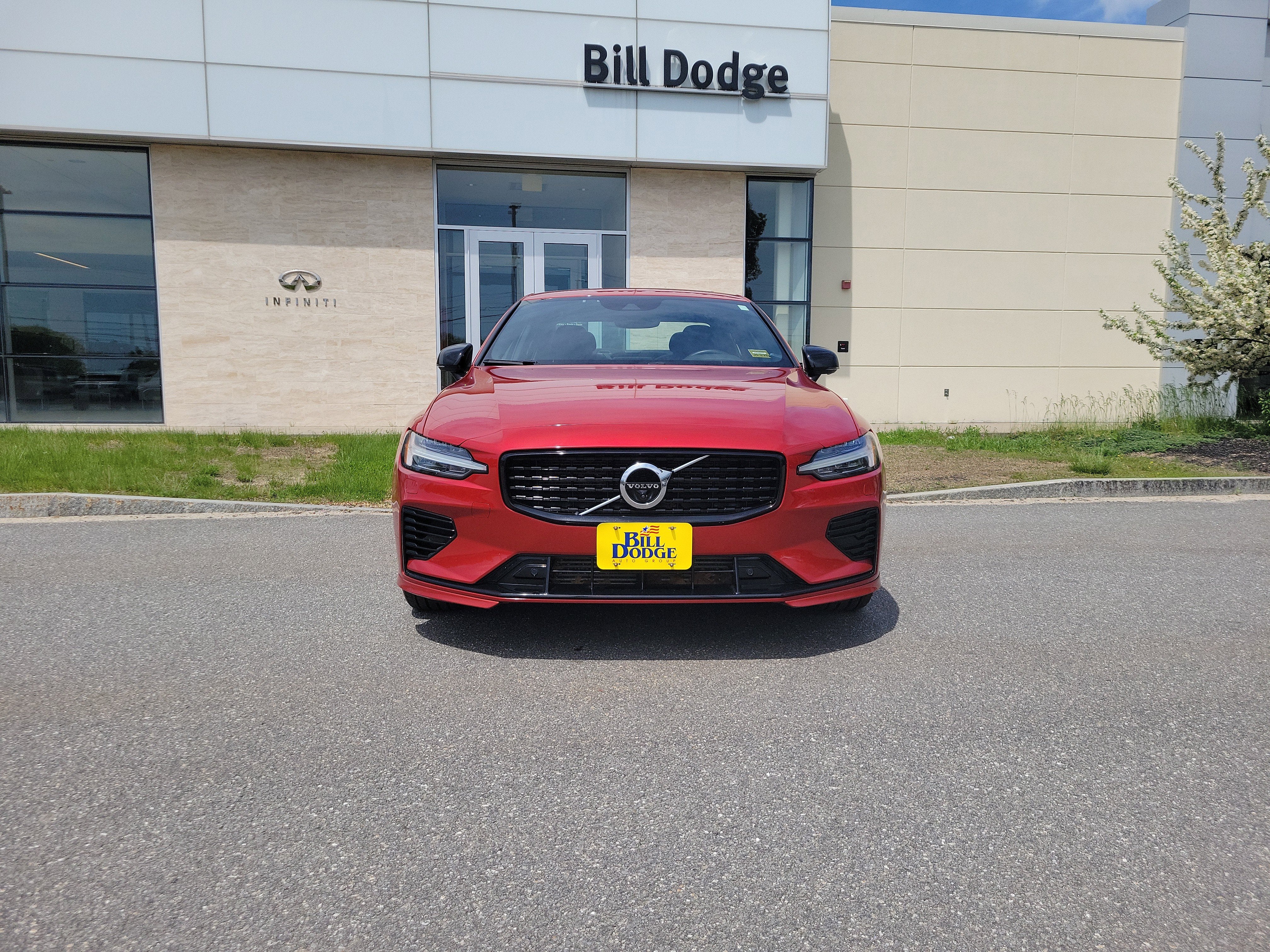 2022 Volvo S60 Recharge Plug-In Hybrid R-Design