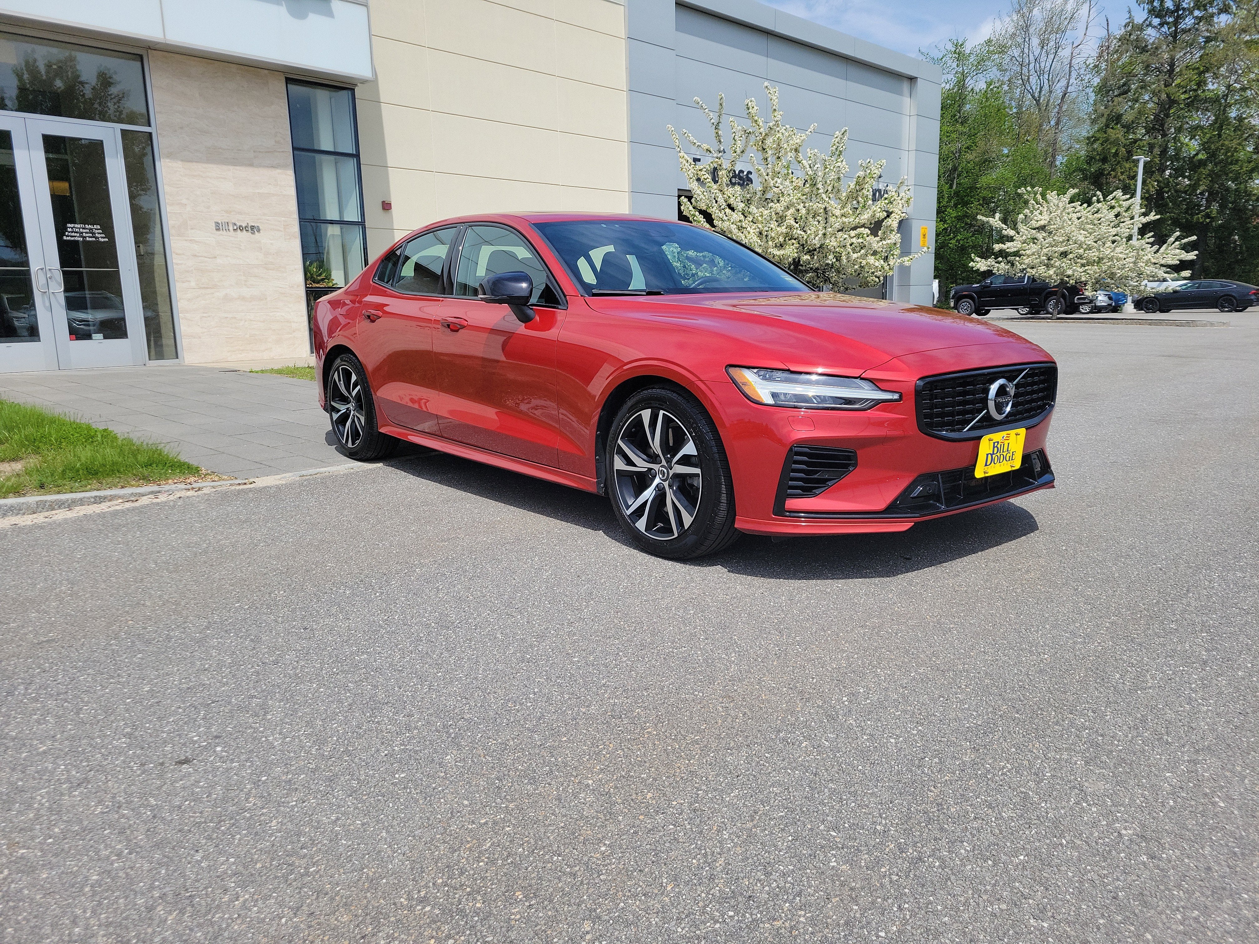 2022 Volvo S60 Recharge Plug-In Hybrid R-Design