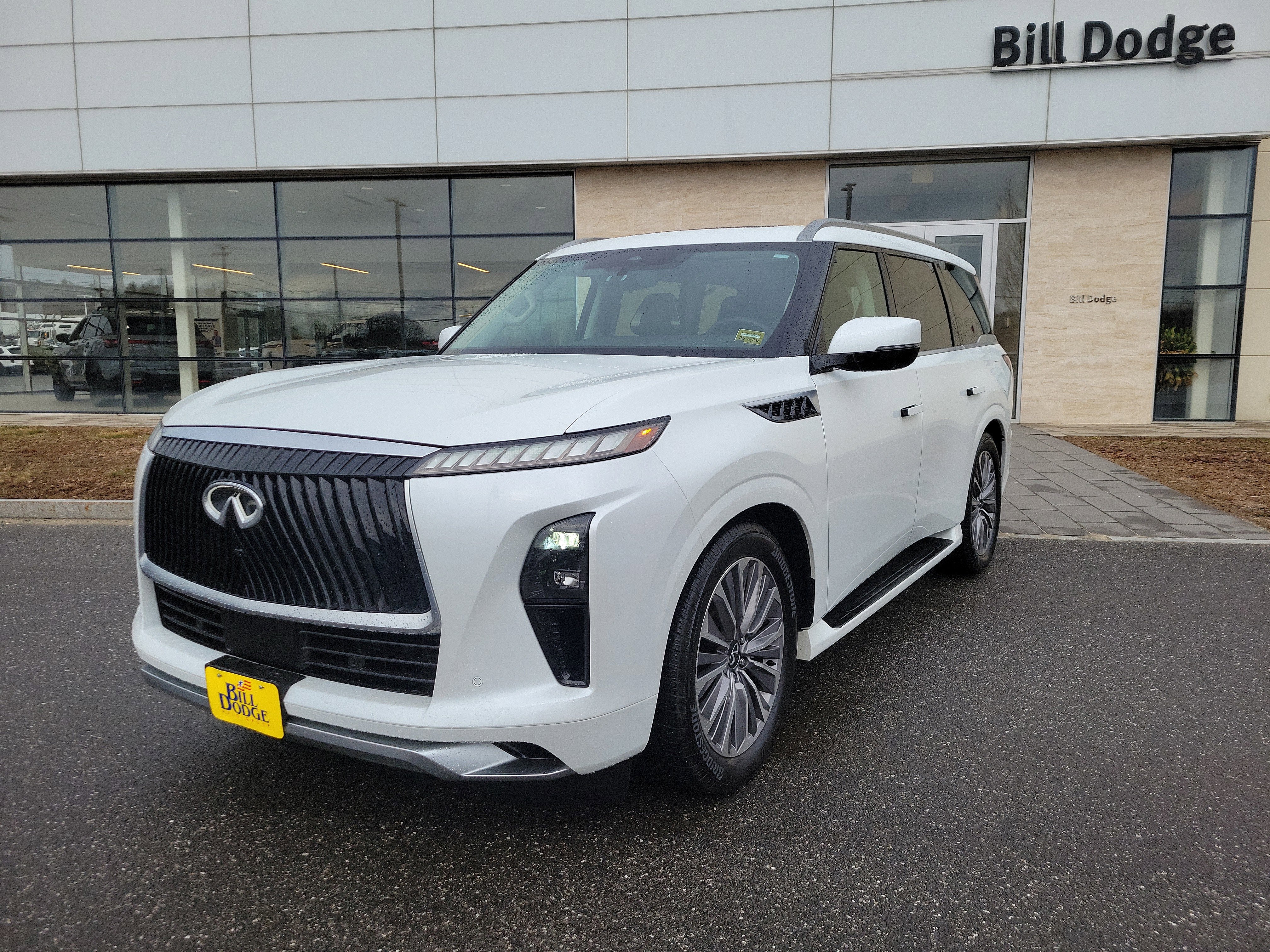 2025 INFINITI QX80 Sensory 4WD