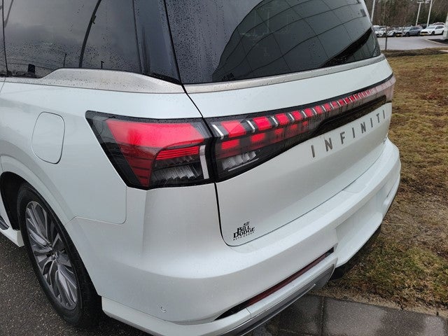 2025 INFINITI QX80 Sensory 4WD