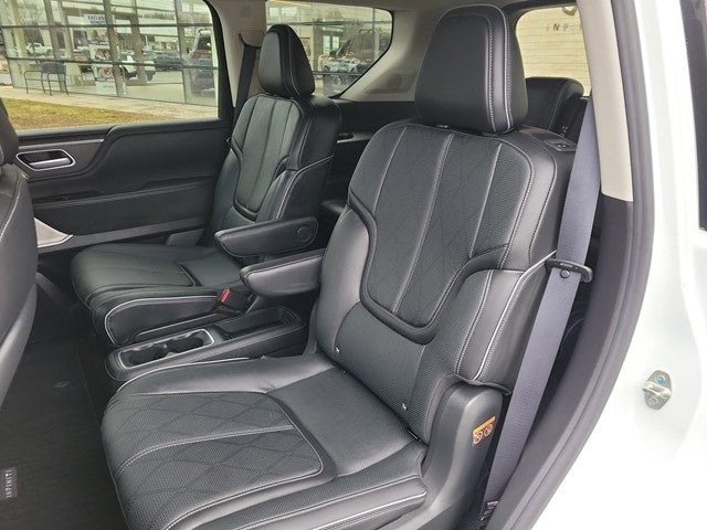 2025 INFINITI QX80 Sensory 4WD