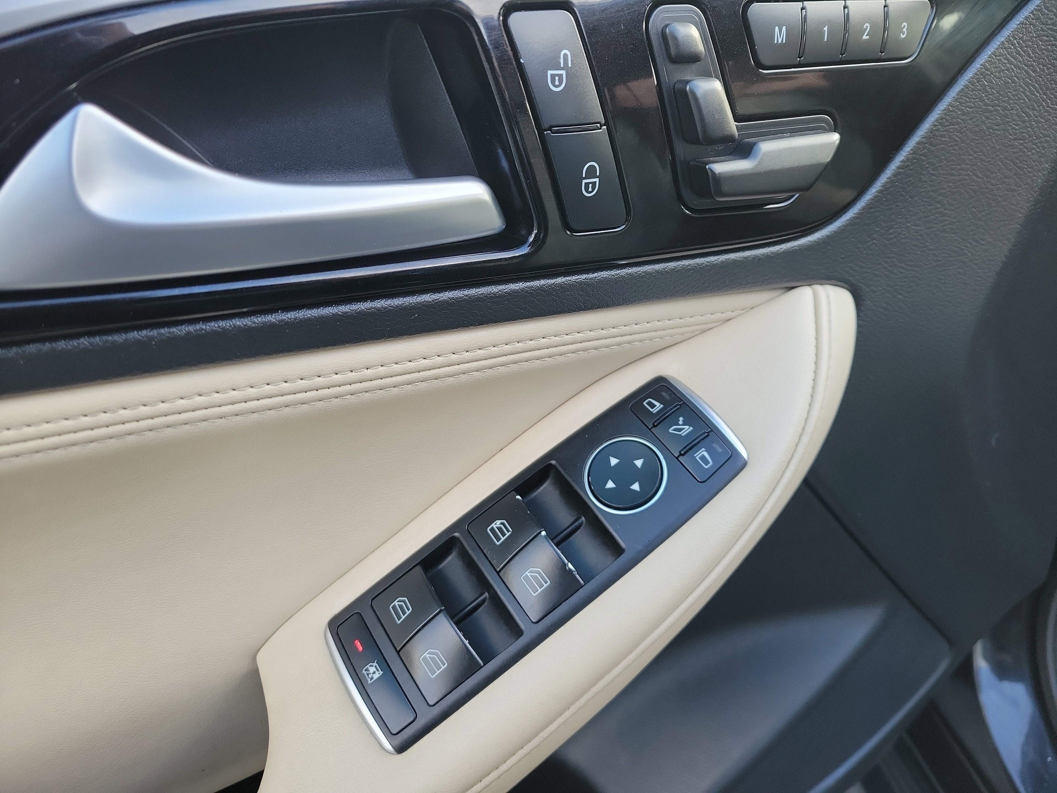 2019 INFINITI QX30 LUXE AWD