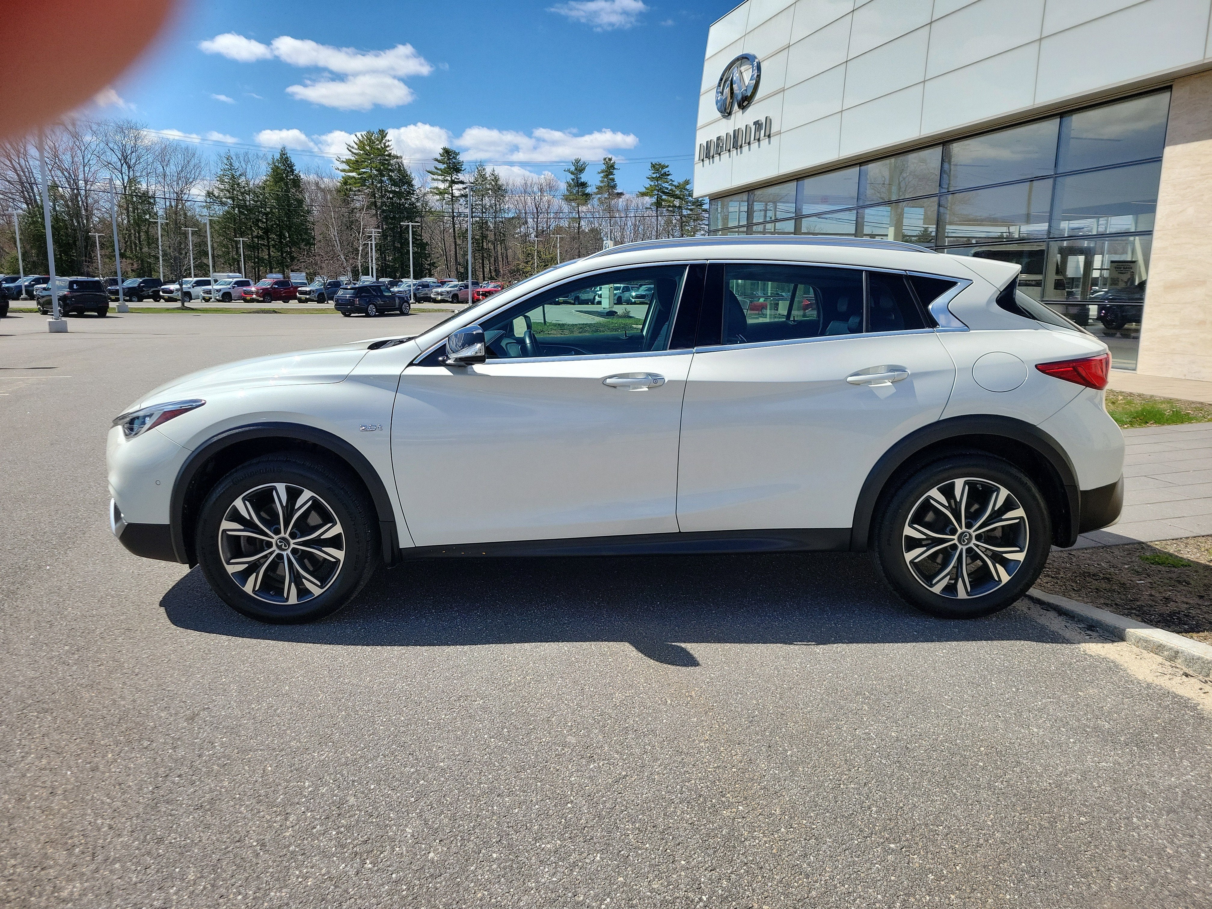 2019 INFINITI QX30 LUXE