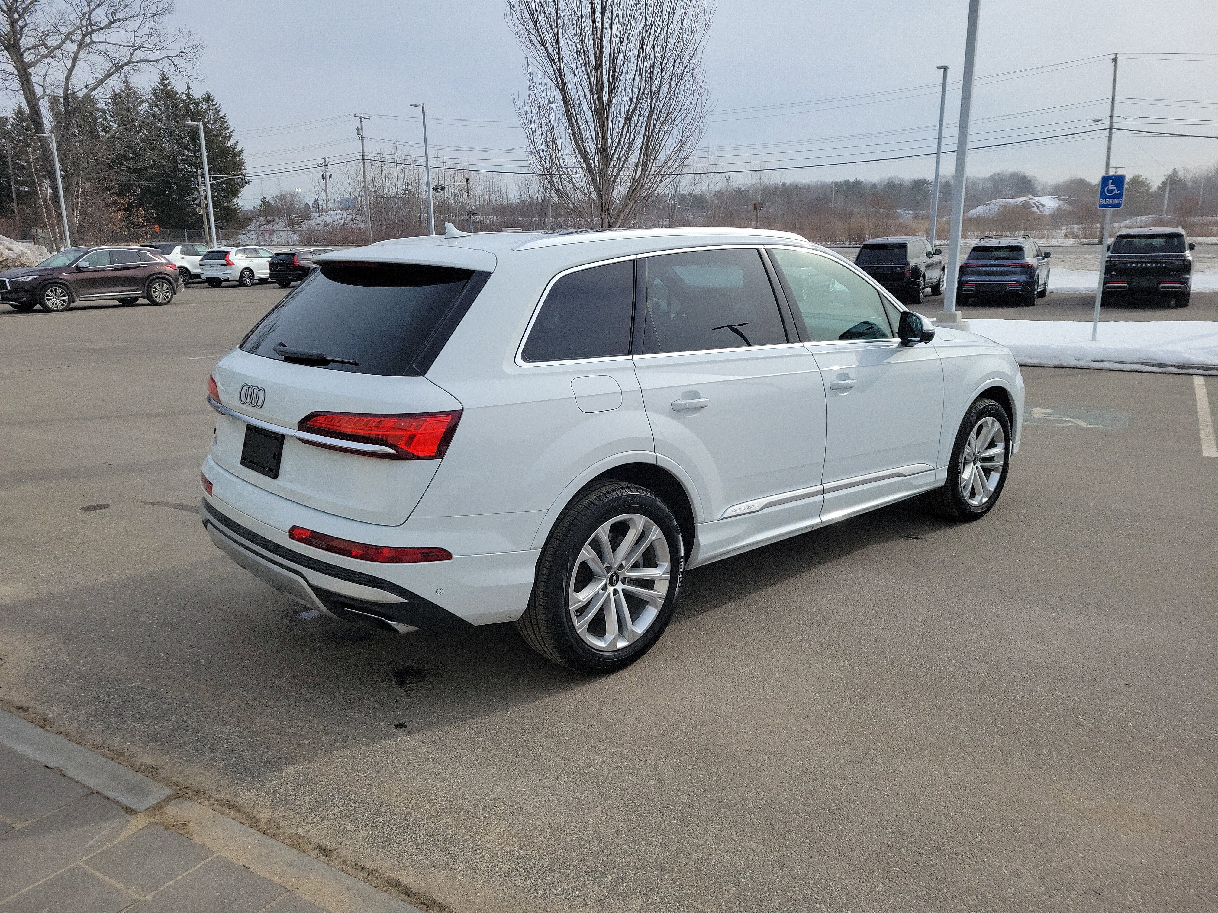 2025 Audi Q7 Premium
