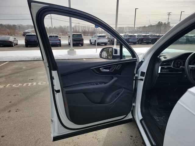 2025 Audi Q7 Premium