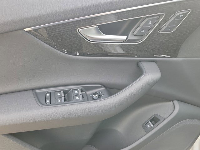 2025 Audi Q7 Premium