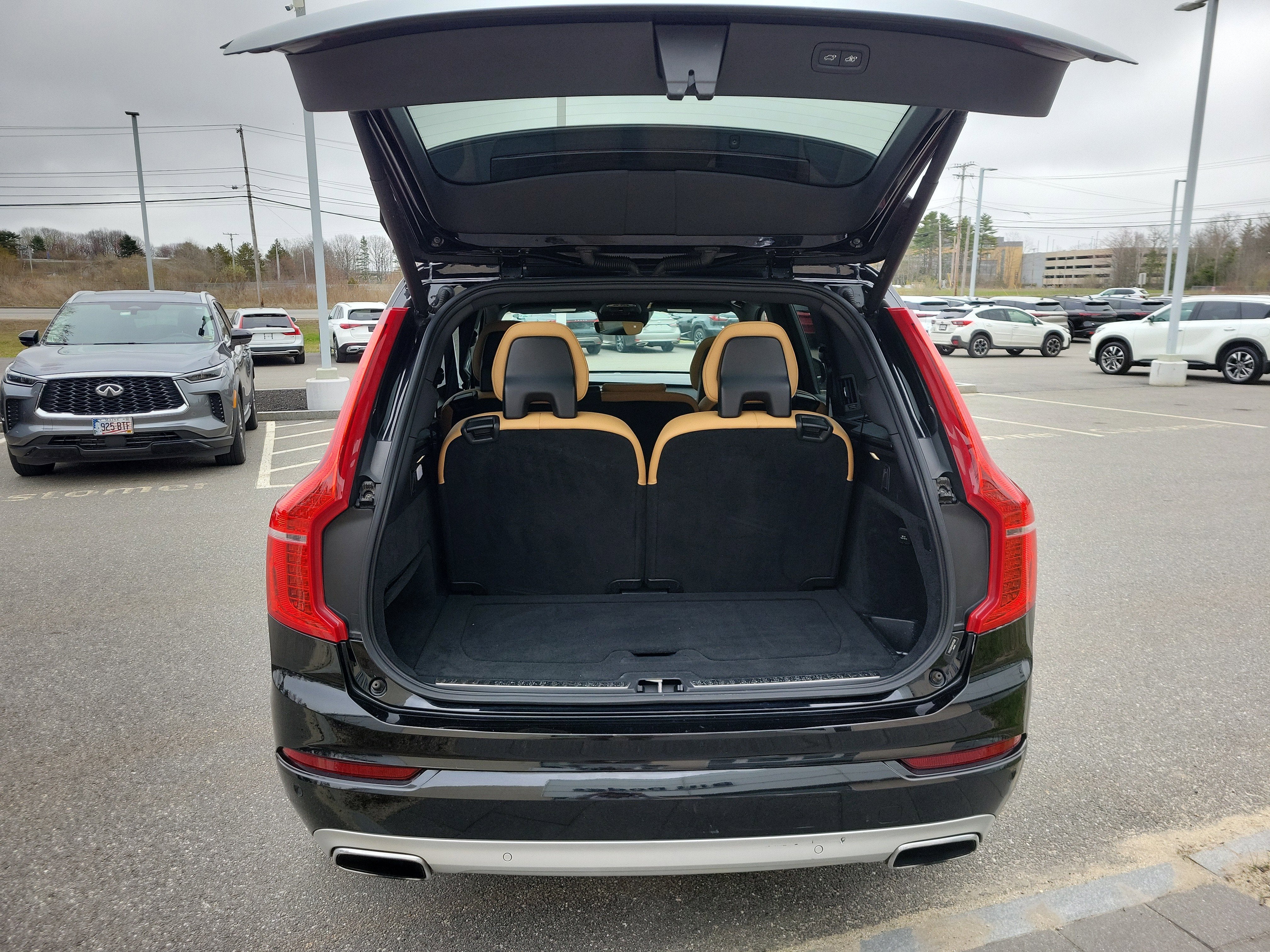 2017 Volvo XC90 Momentum