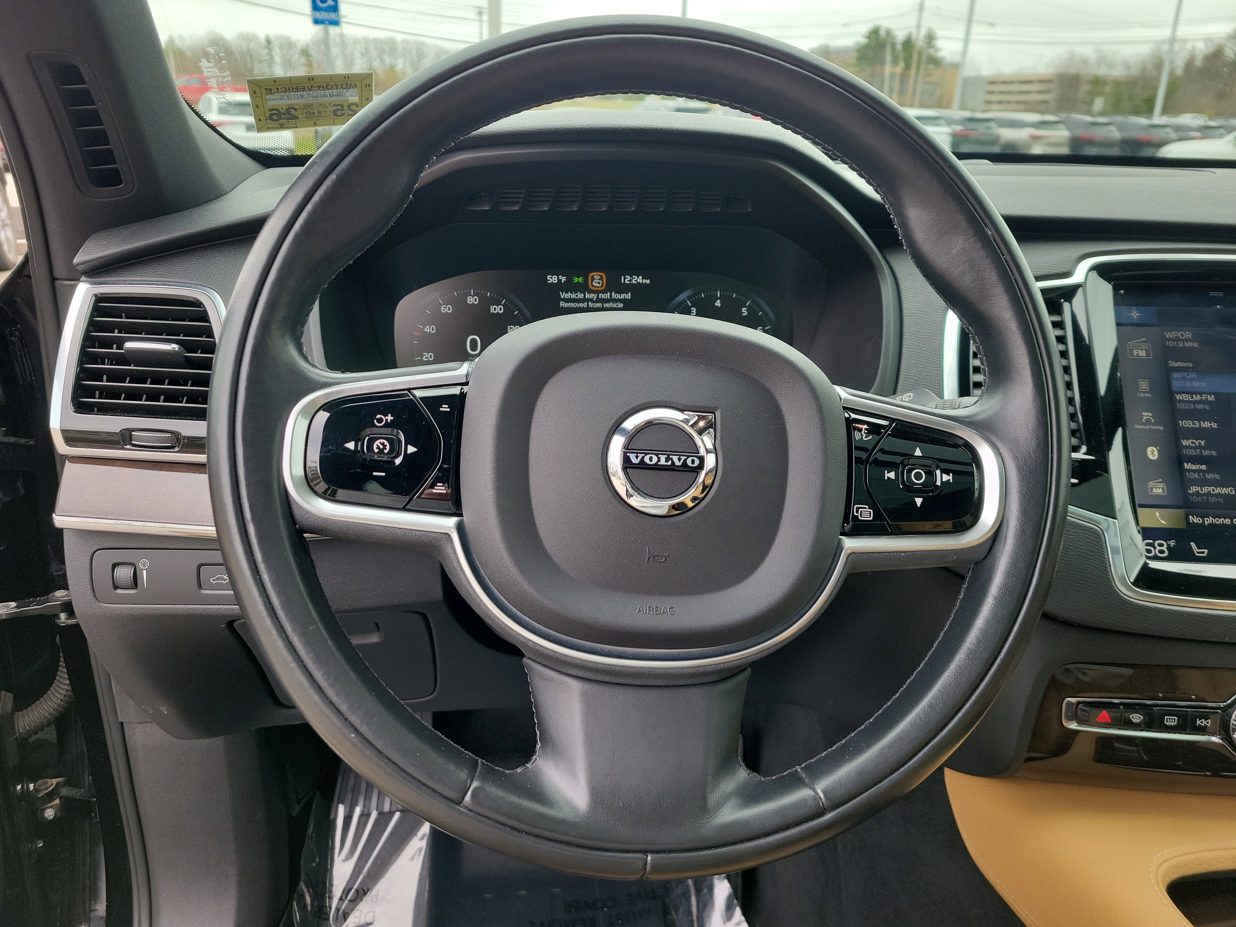 2017 Volvo XC90 Momentum