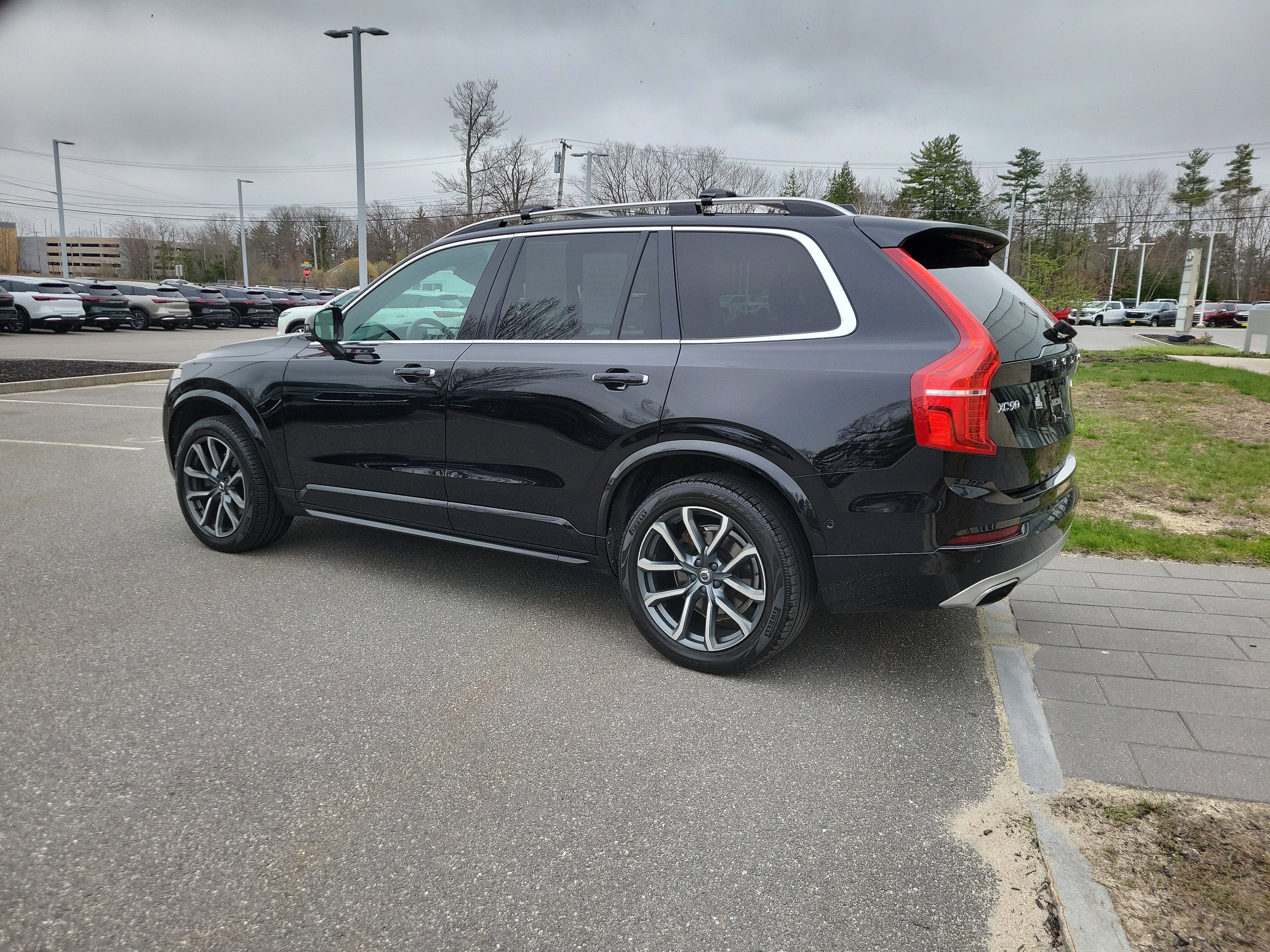 2017 Volvo XC90 Momentum
