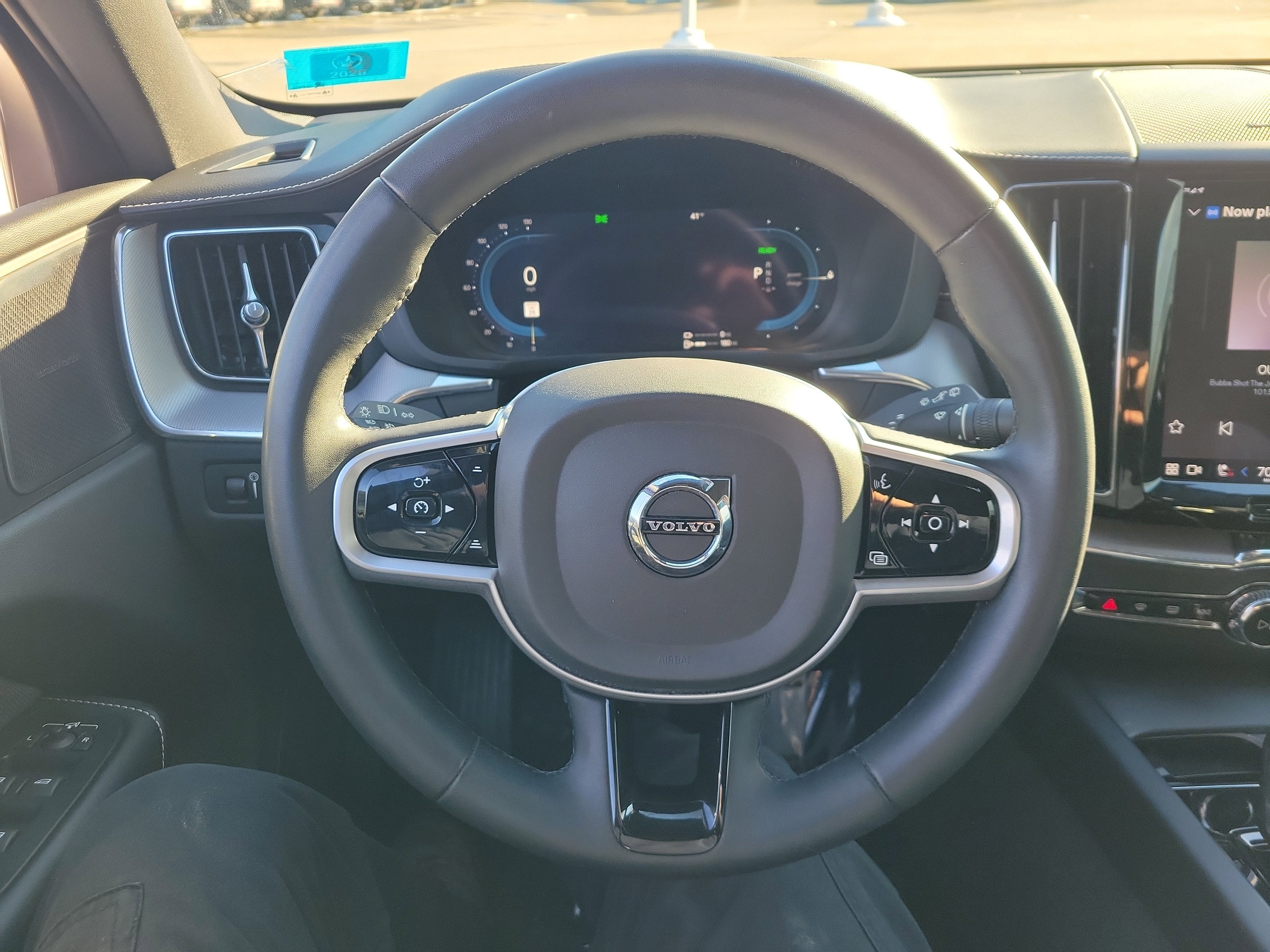 2022 Volvo XC60 Recharge Plug-In Hybrid R-Design