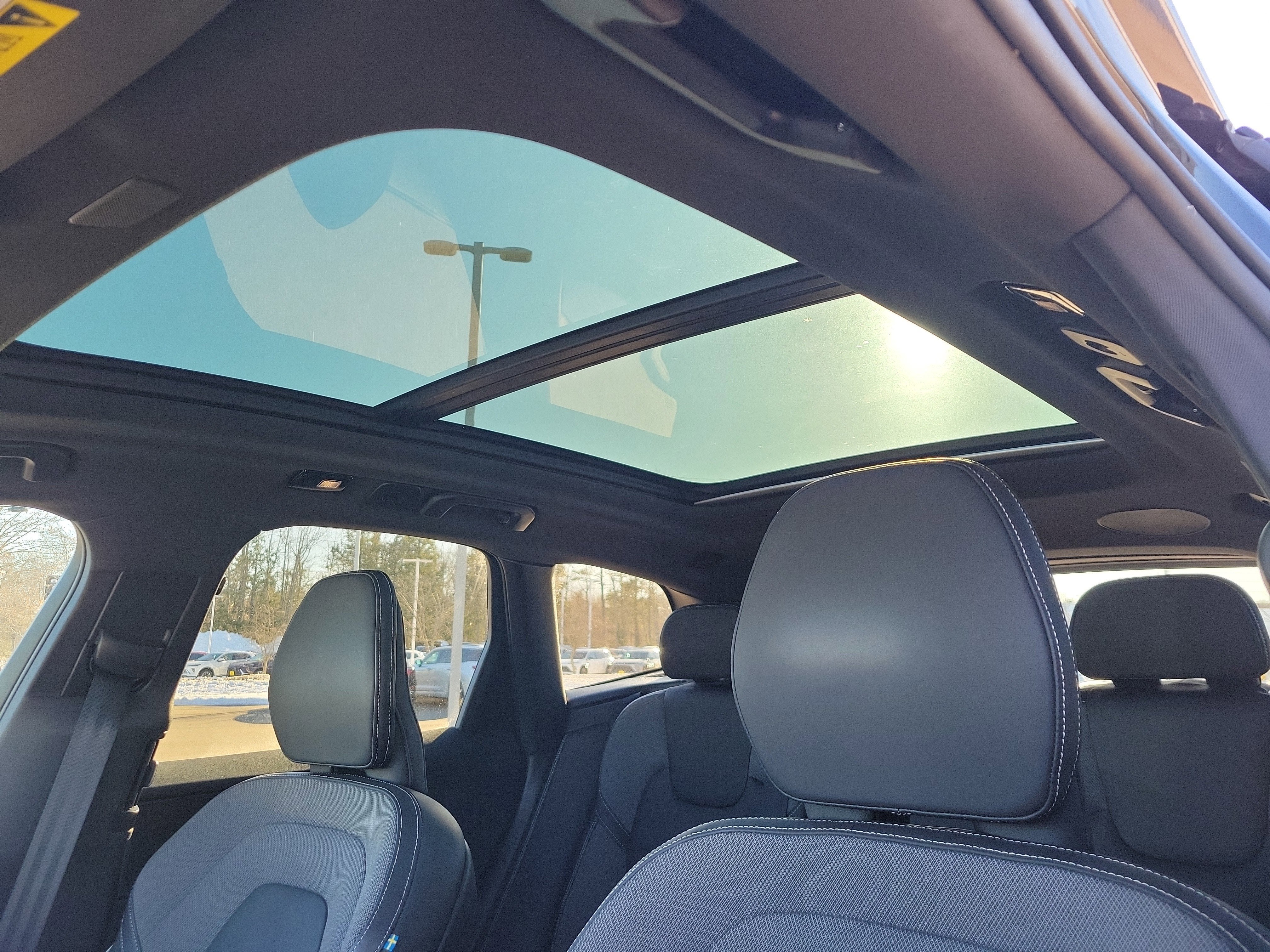 2022 Volvo XC60 Recharge Plug-In Hybrid R-Design