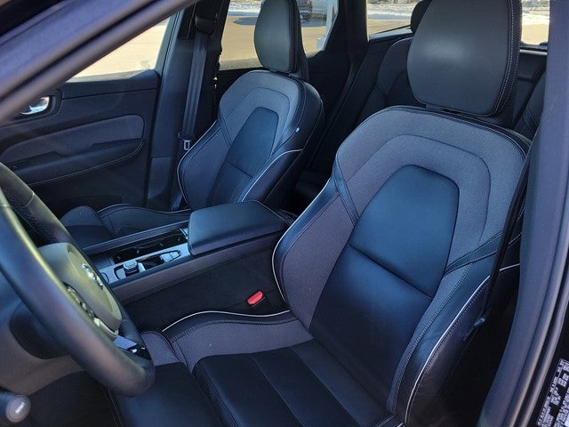 2022 Volvo XC60 Recharge Plug-In Hybrid R-Design