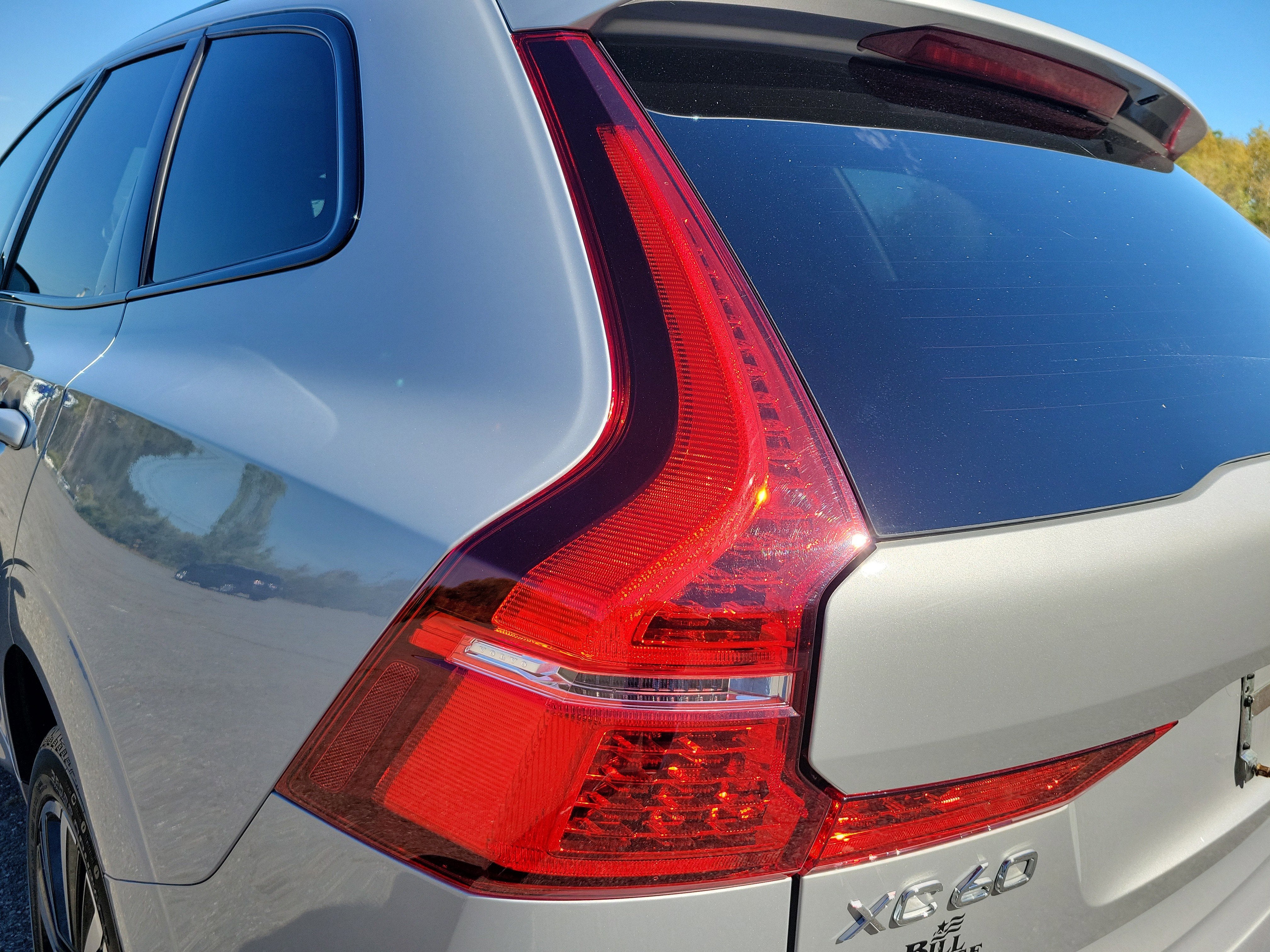 2024 Volvo XC60 Plus Dark Theme