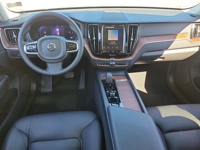 2024 Volvo XC60 Plus Dark Theme