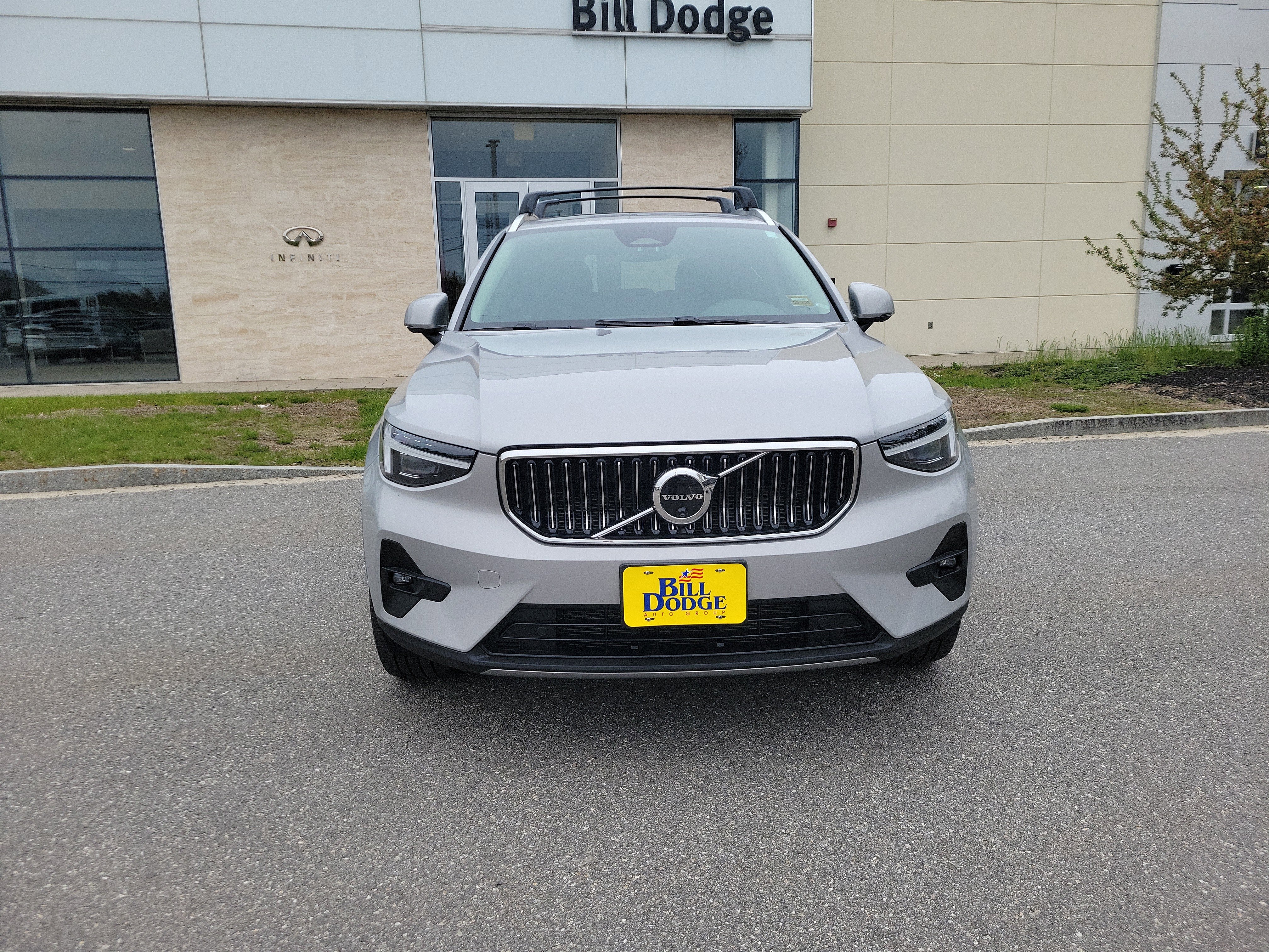2024 Volvo XC40 Plus Bright Theme