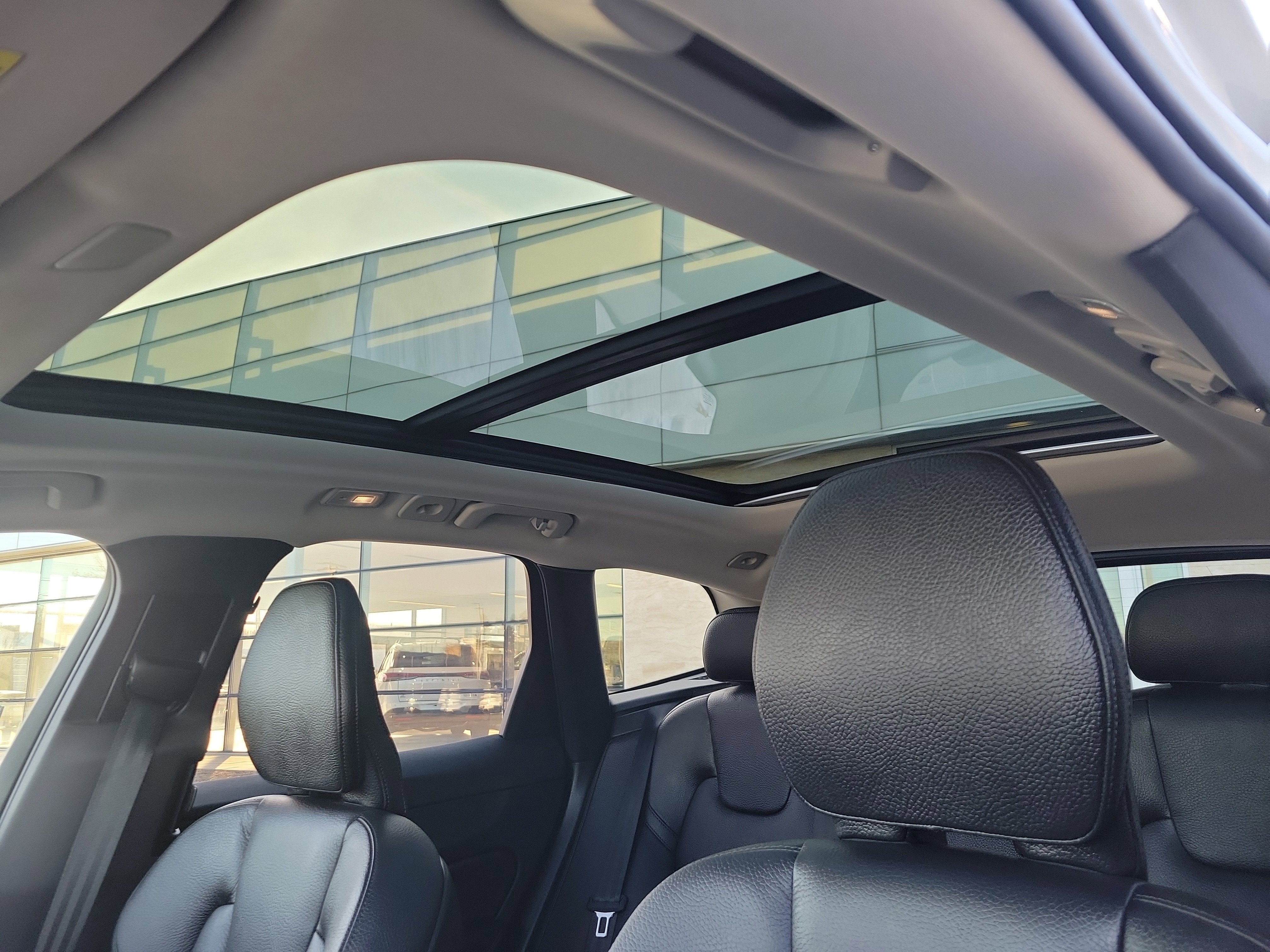 2025 Volvo XC60 Plus