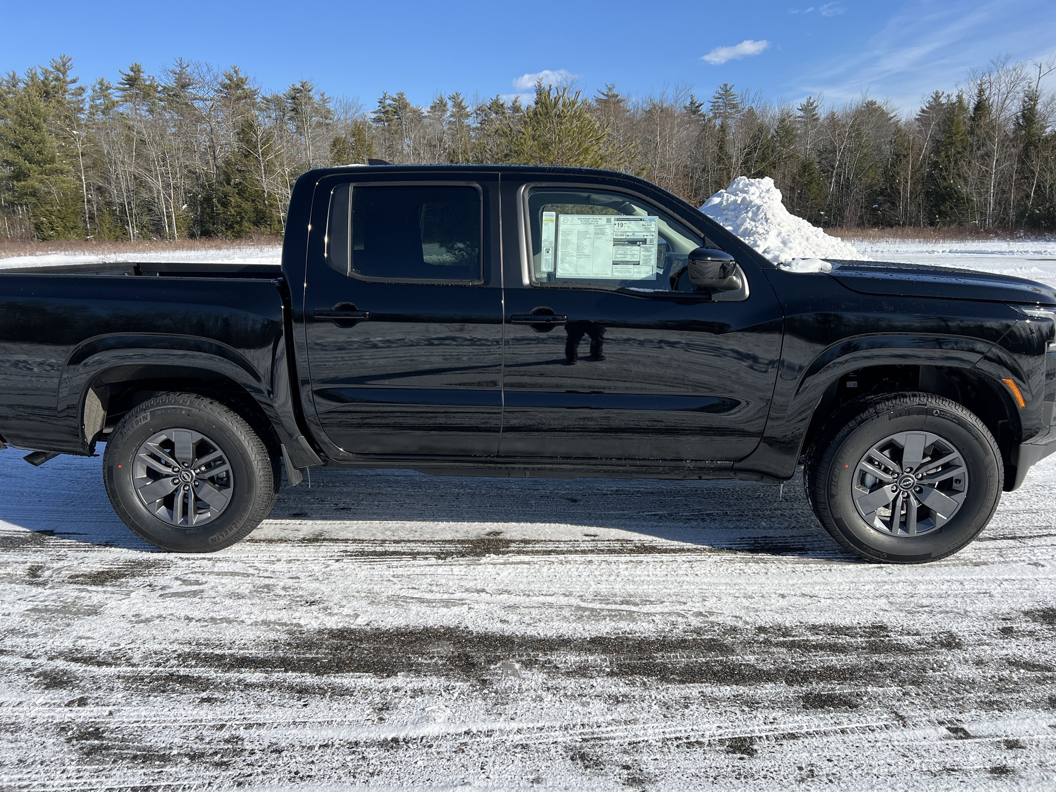 2026 Nissan Frontier SV