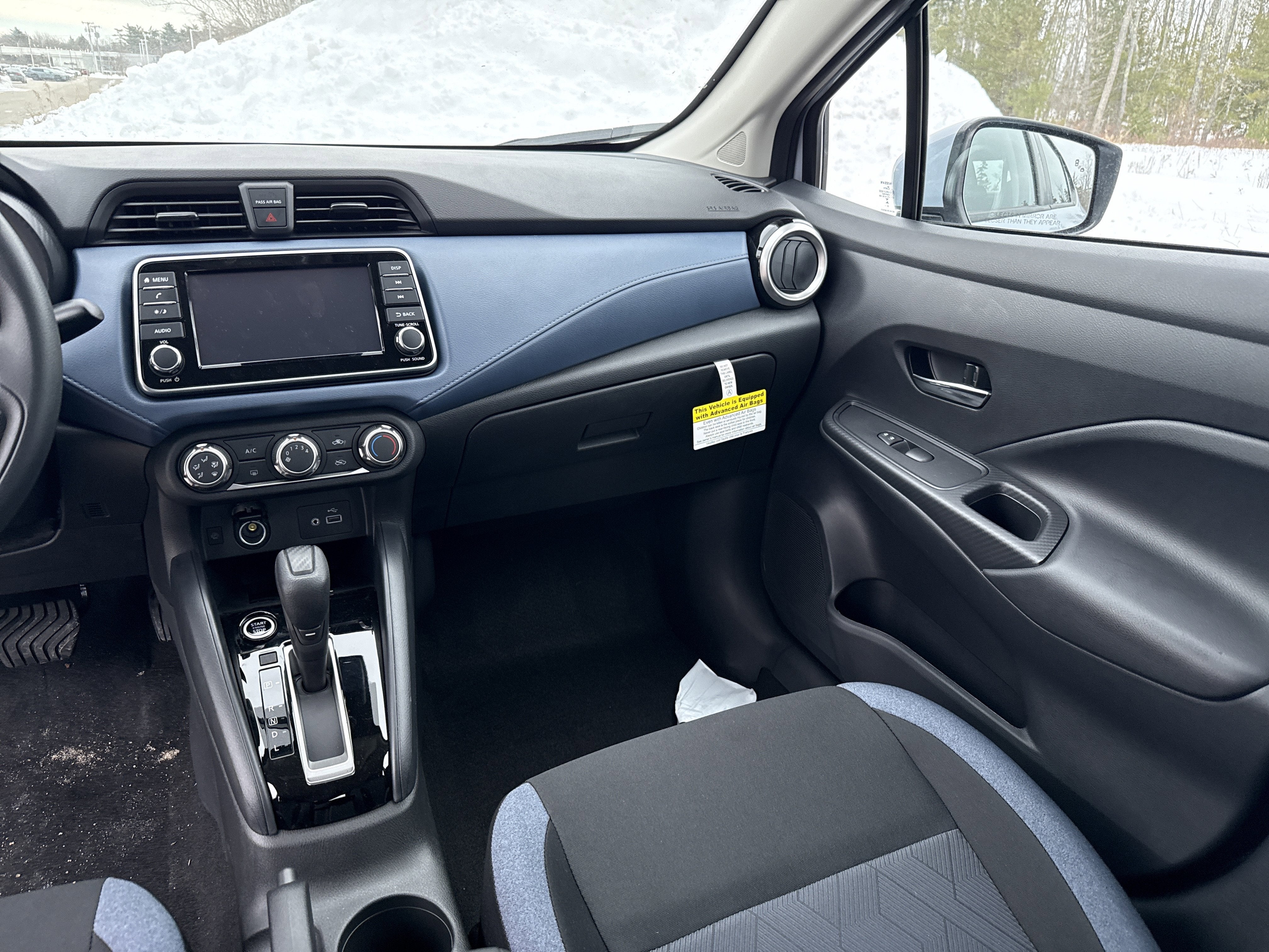 2025 Nissan Versa SV