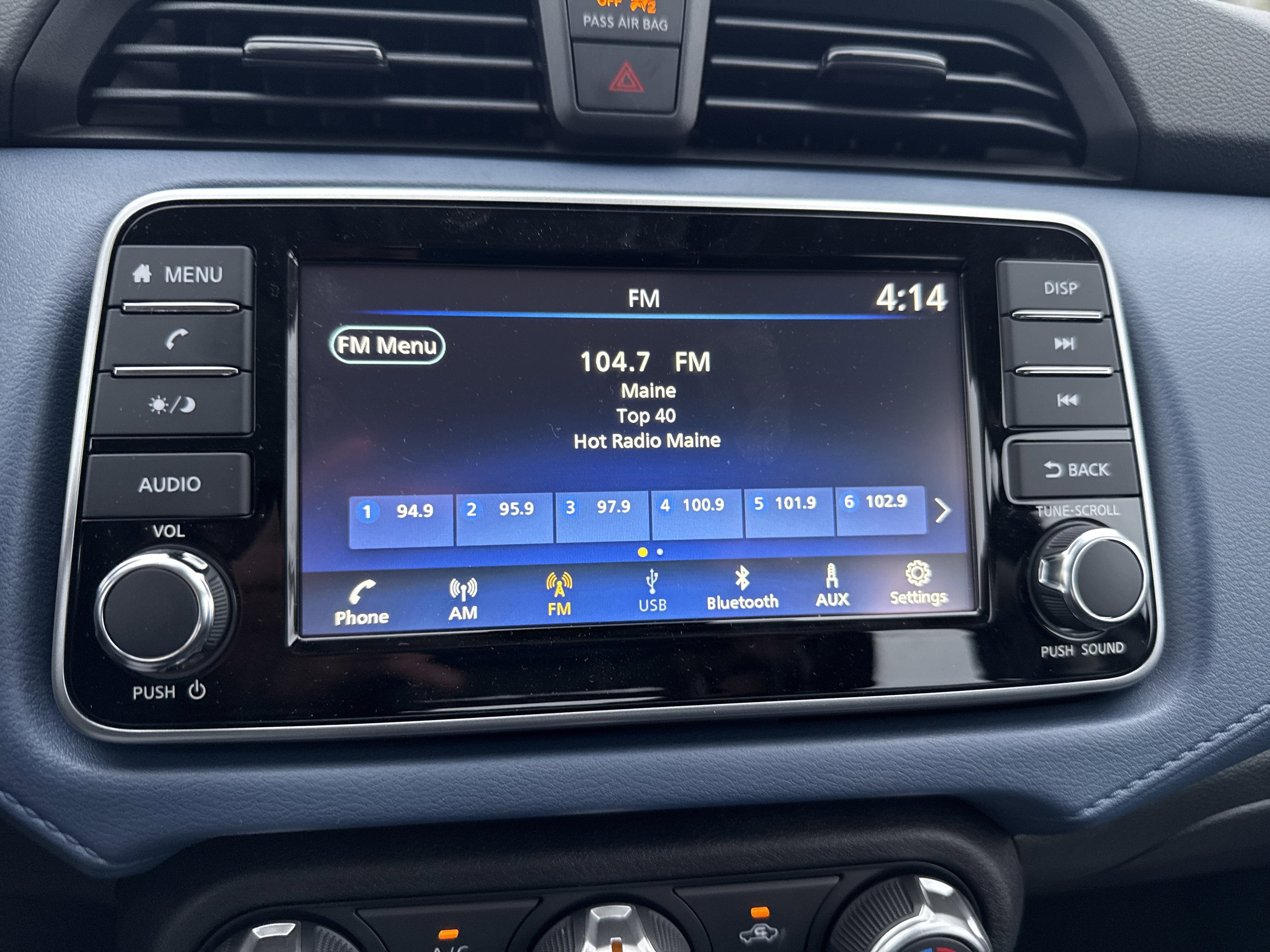 2025 Nissan Versa SV