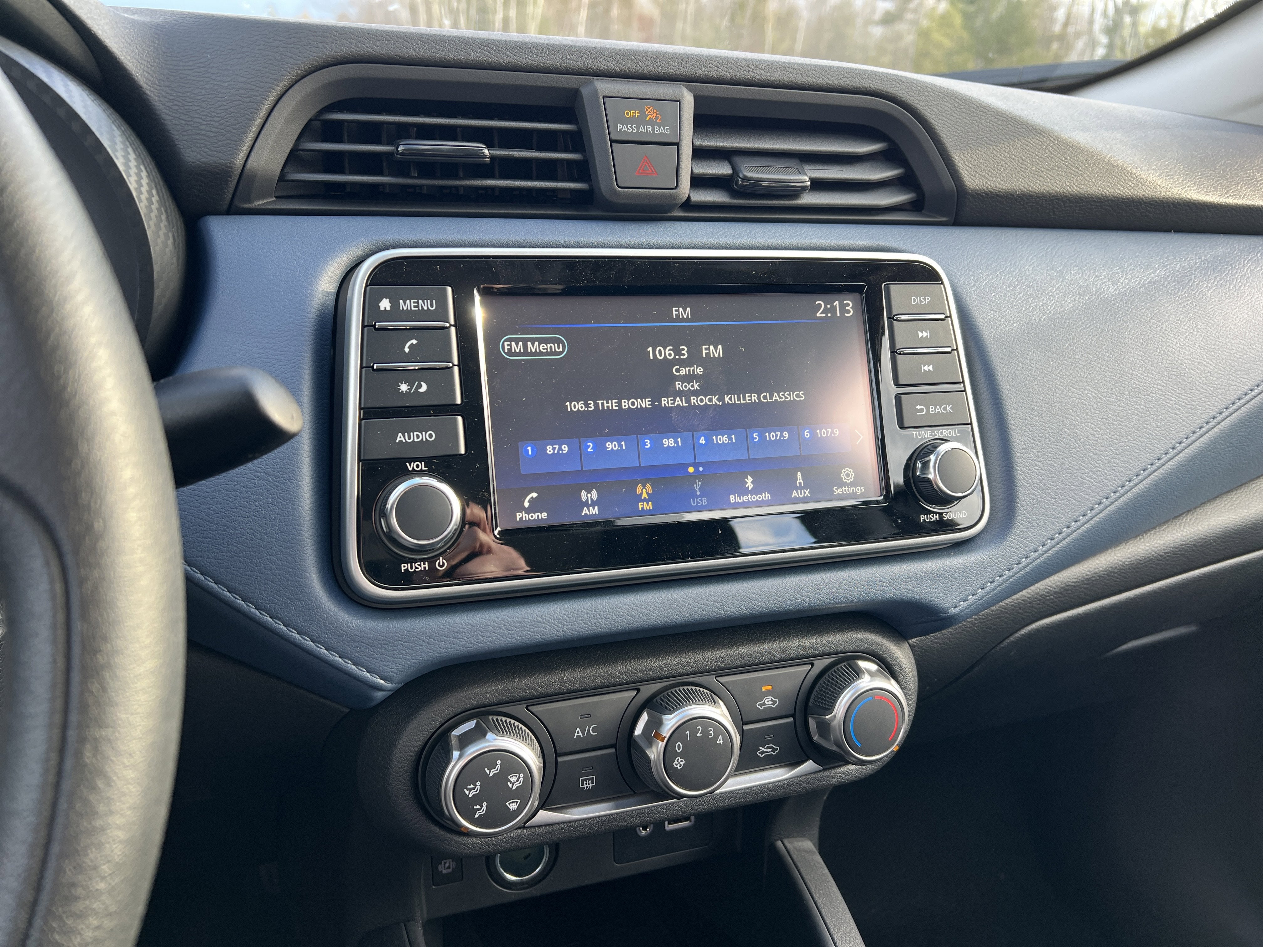 2025 Nissan Versa SV