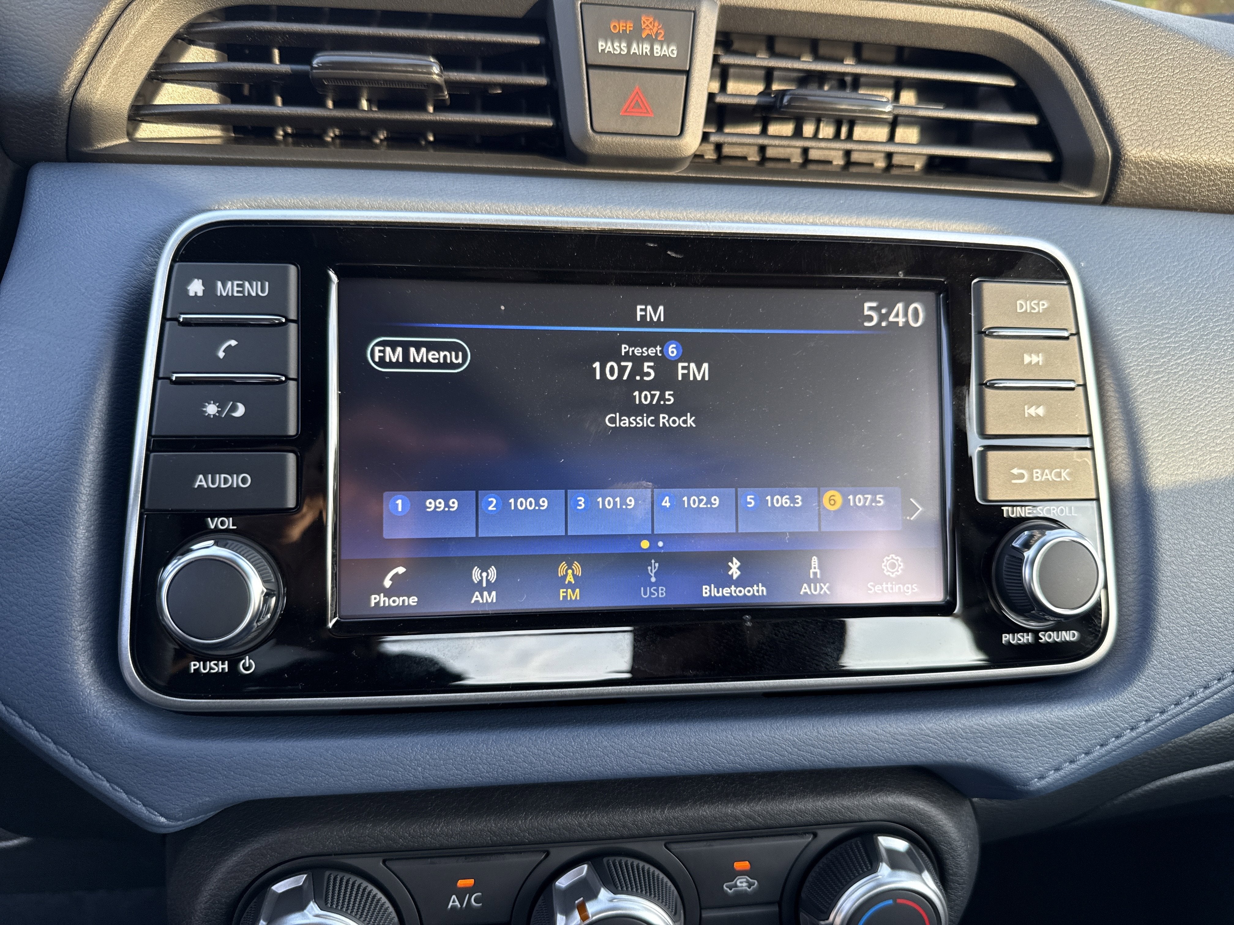 2025 Nissan Versa SV