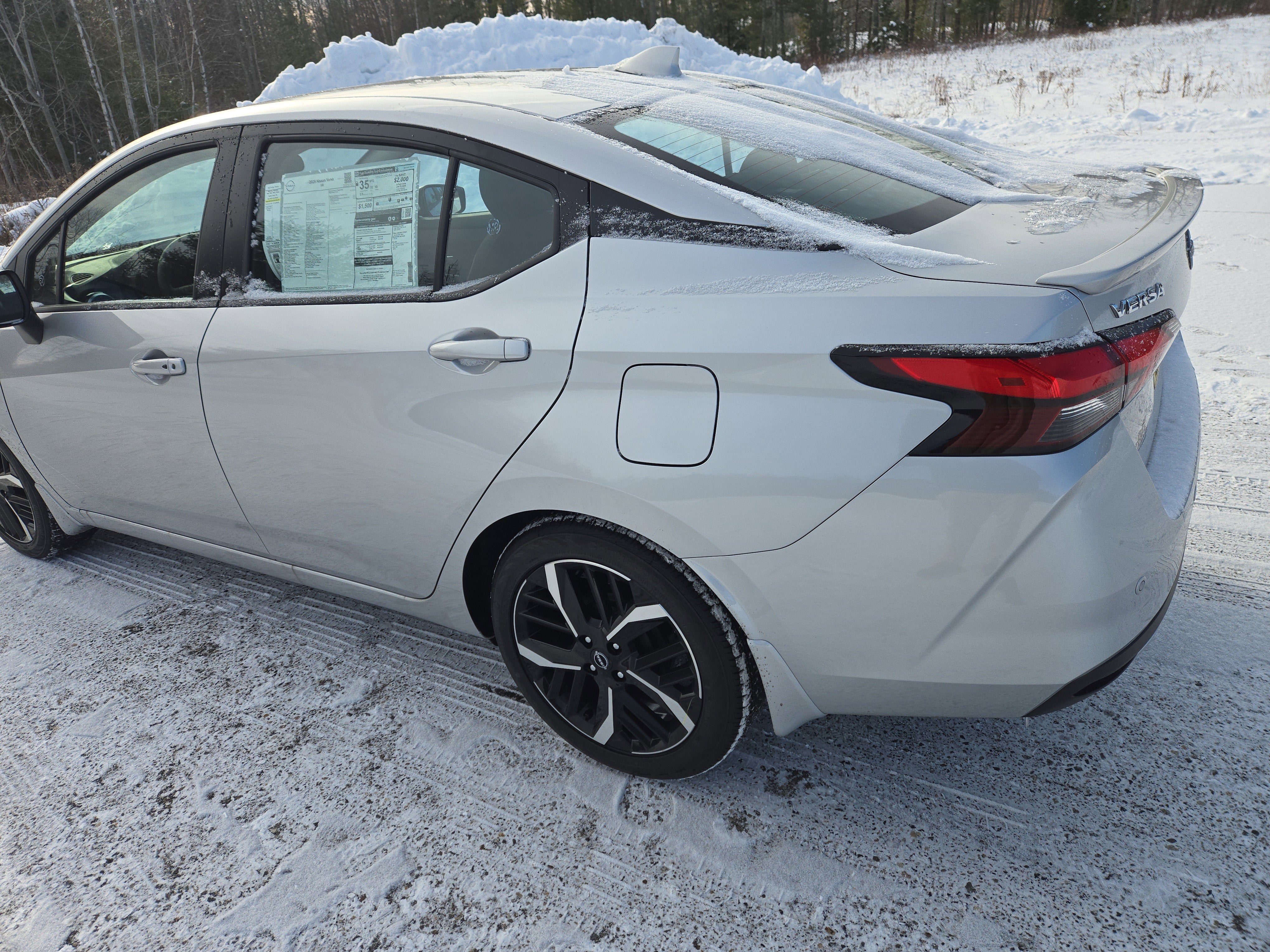 2025 Nissan Versa SR